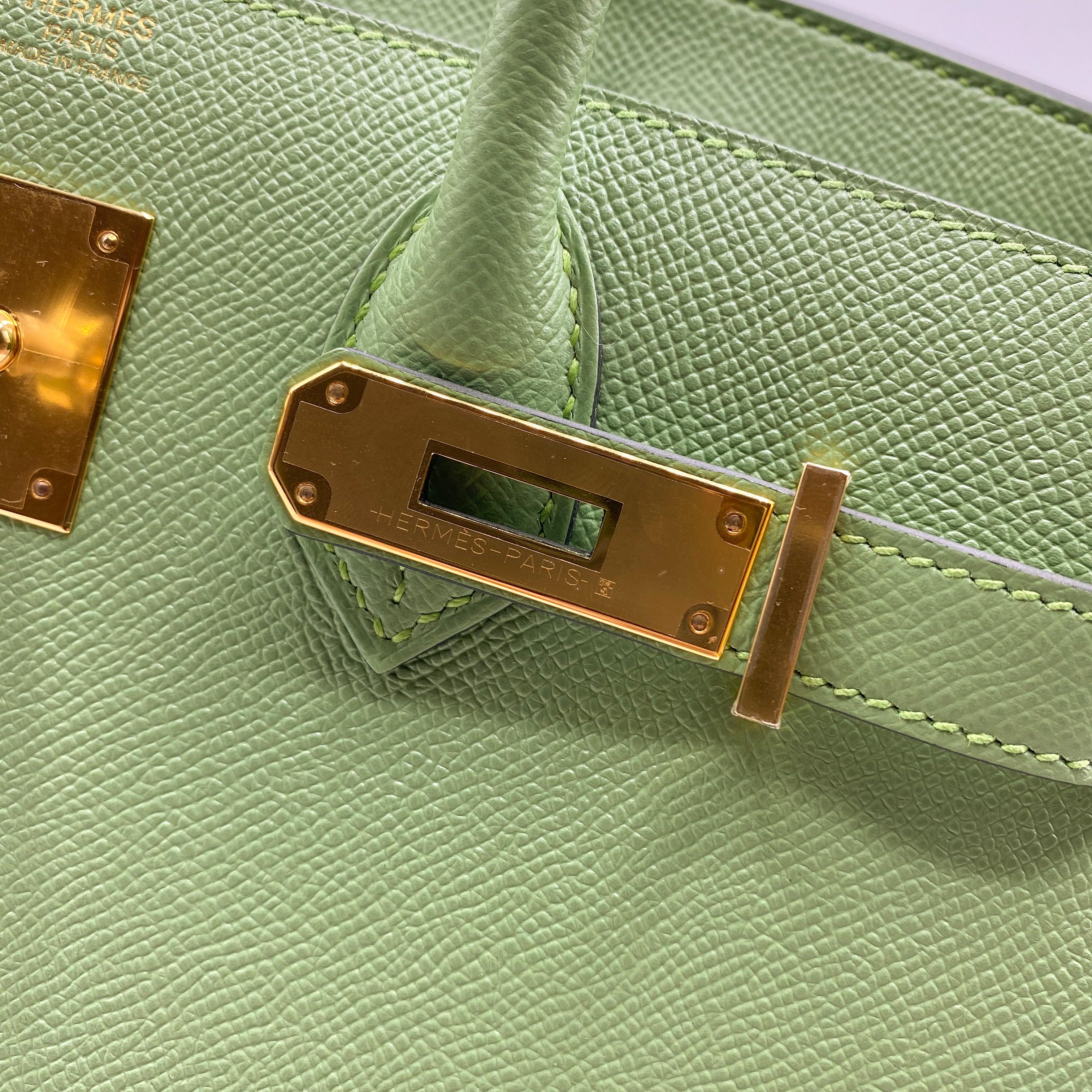 Brand: Hermès 
Style: Birkin Sellier
Size: 30cm
Color: Vert Criquet
Leather: Epsom
Hardware: Gold
Year: 2020 Y

Condition: Pristine, never carried: The item has never been carried and is in pristine condition complete with all