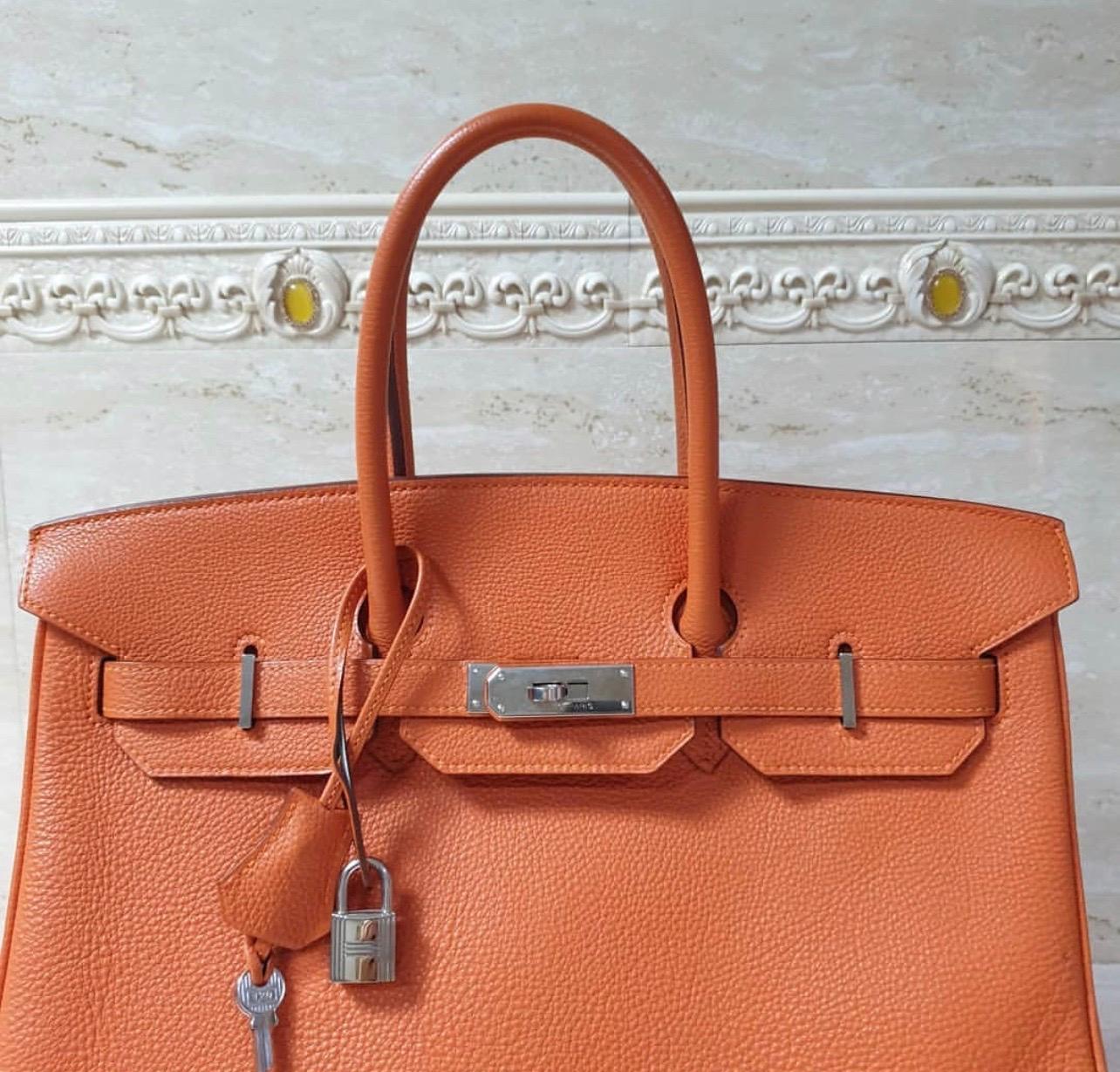 Model: Birkin
Size: 35cm
Color: Orange, Rose Shocking
Materials: Veau Togo leather
Hardware: Palladium plated
Year of manufacture: 2007 K square
Additional stamps: 26X

Bababebi certificate included.

No original packaging
For buyers from EU we can