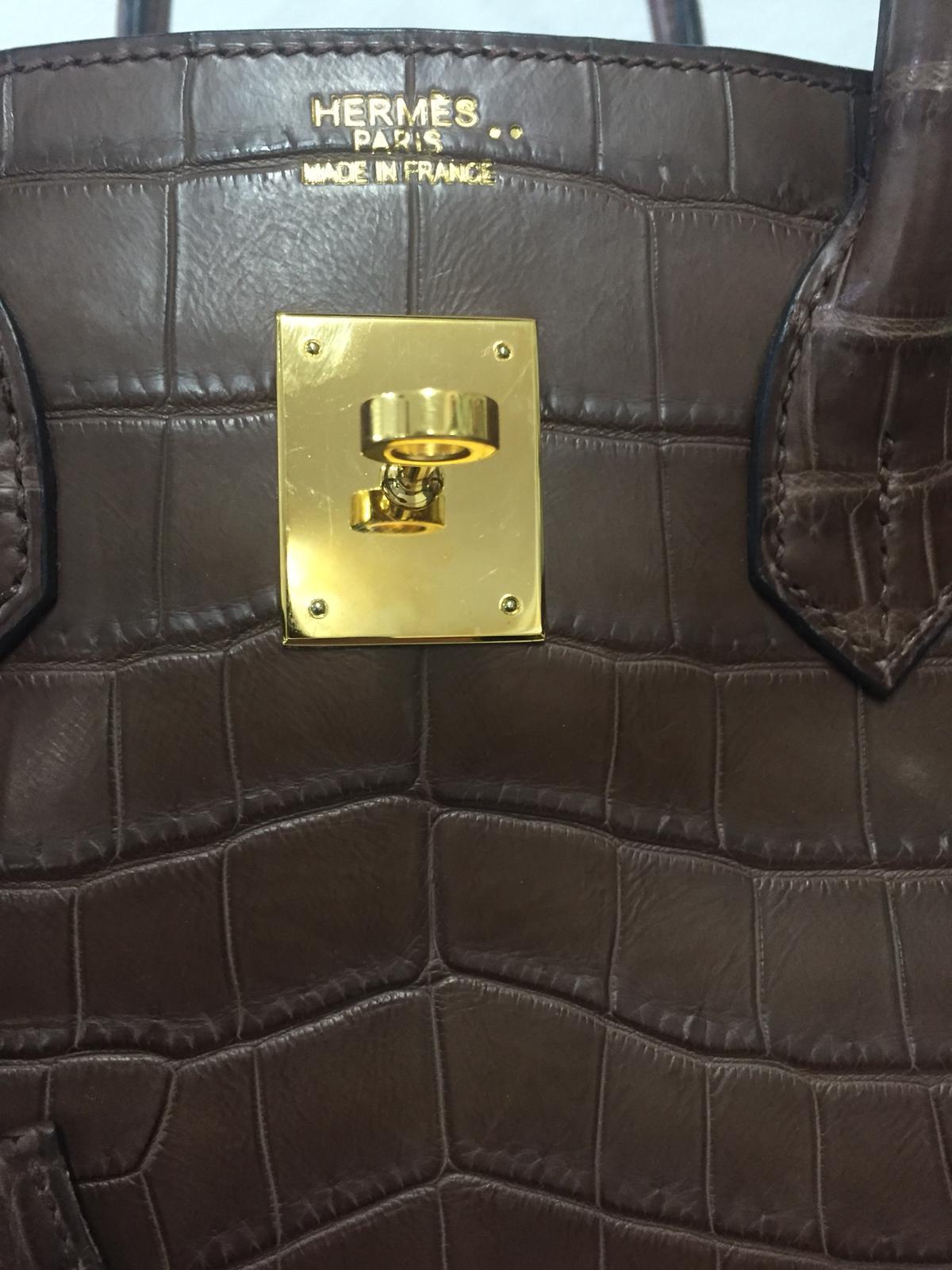 Hermes Birkin 35 Alligator, Brown color In Excellent Condition For Sale In Lugano, CH