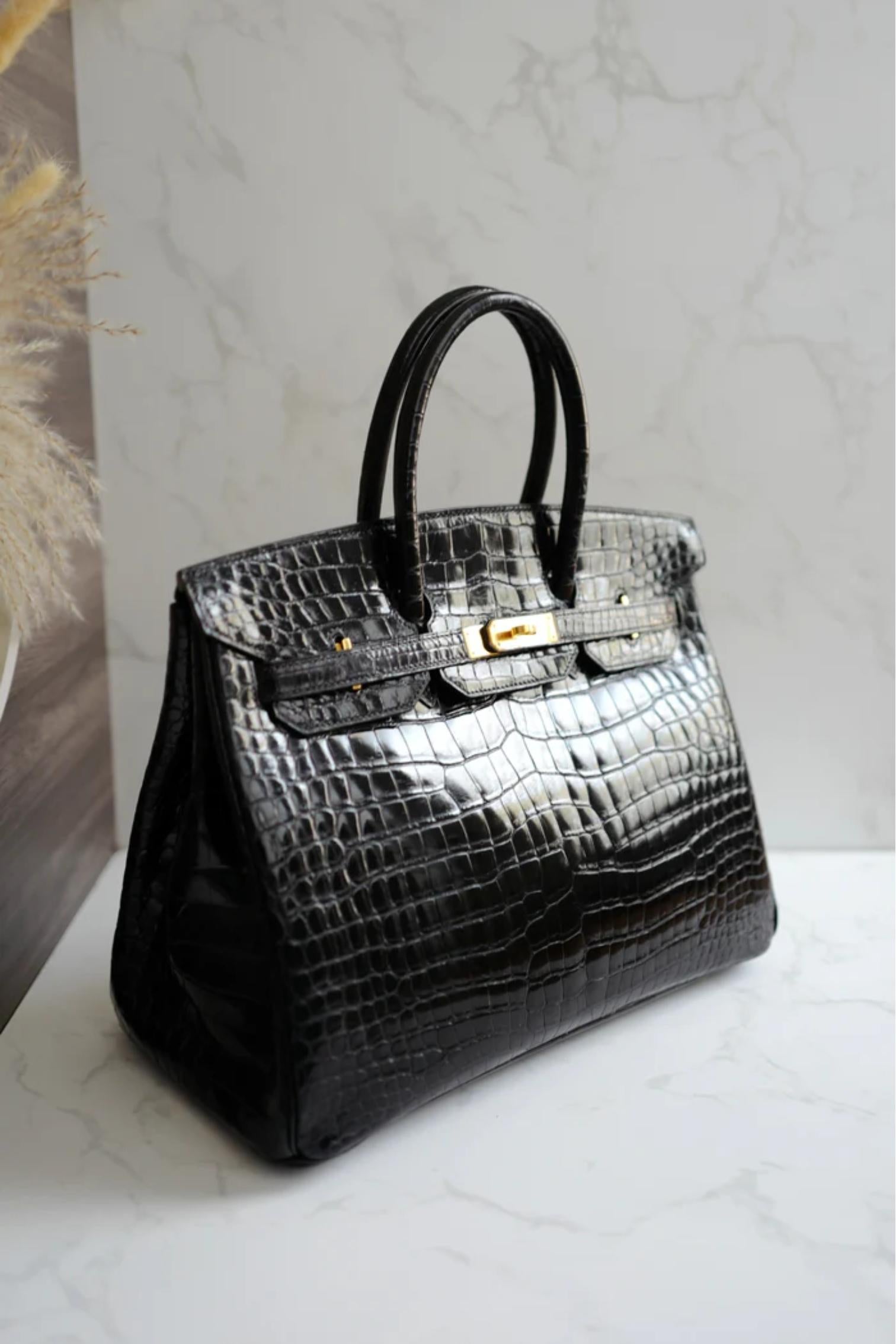 Hermès Birkin 35 Noir Crocodile Porosus brillant Or HW #D Preowned Condition Bon état - En vente à Forest Park, GA