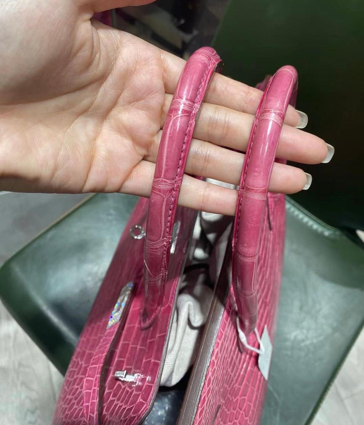 Hermes Birkin 35 Fuchsia Porosus Crocodile Diamond 18K White Gold Bag In Excellent Condition For Sale In New York, NY