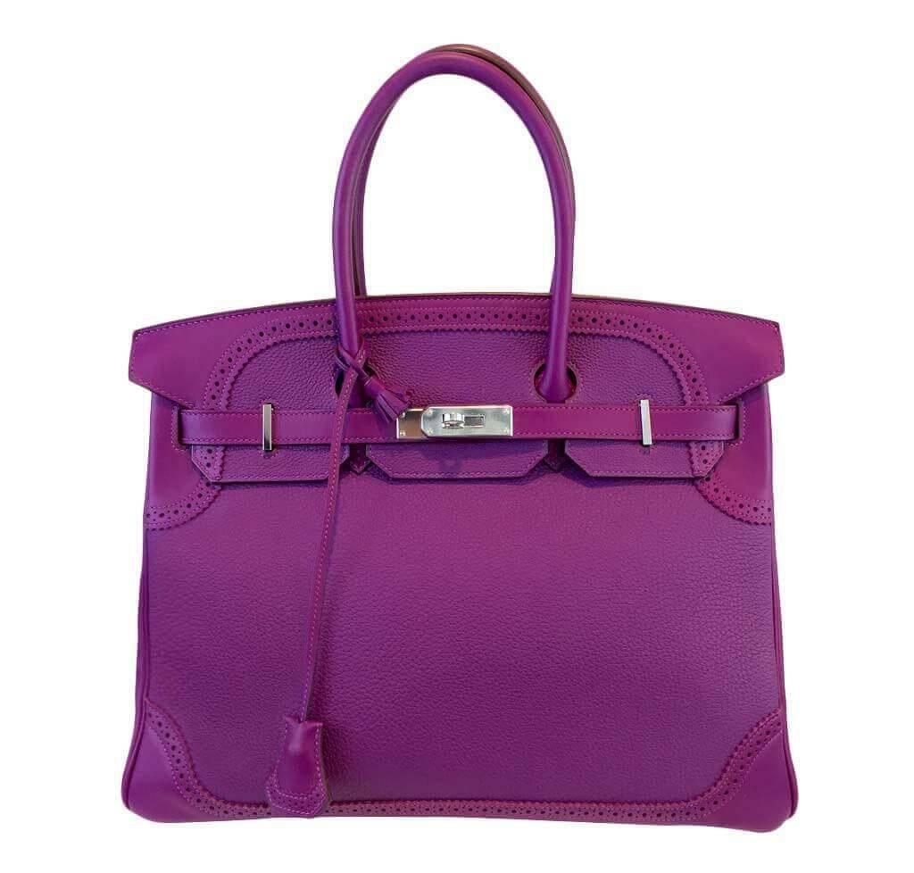 This Limited Edition Hermès Birkin Ghillies bag is extraordinarily rare and beautiful. As a Ghillies handbag, contour stitching details set this Birkin apart. The combination of togo and swift leathers creates an exquisite exterior that is