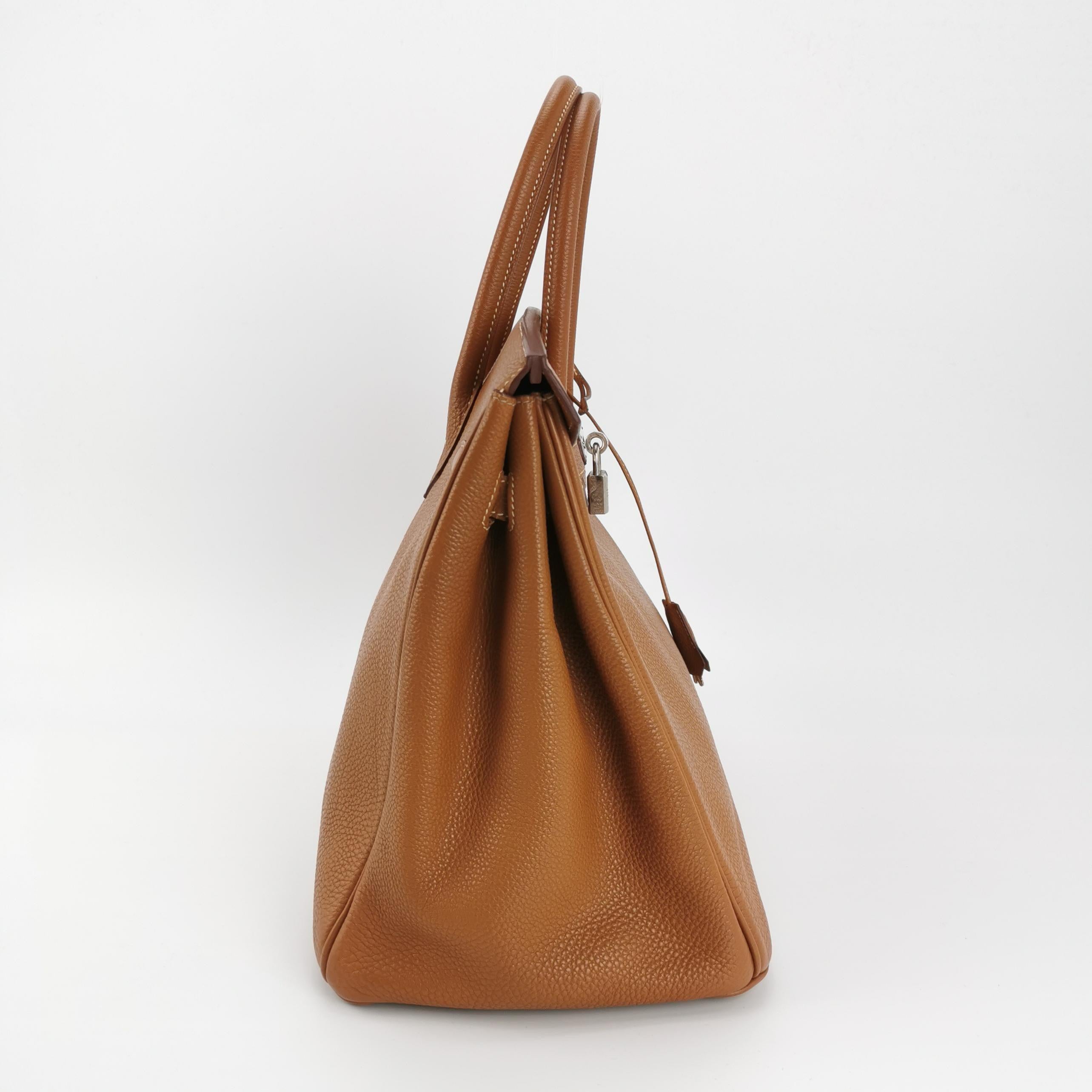 Hermes Birkin 35 Gold Togo Calfskin Leather Palladium Hardware 2004 In Good Condition In AUBERVILLIERS, FR
