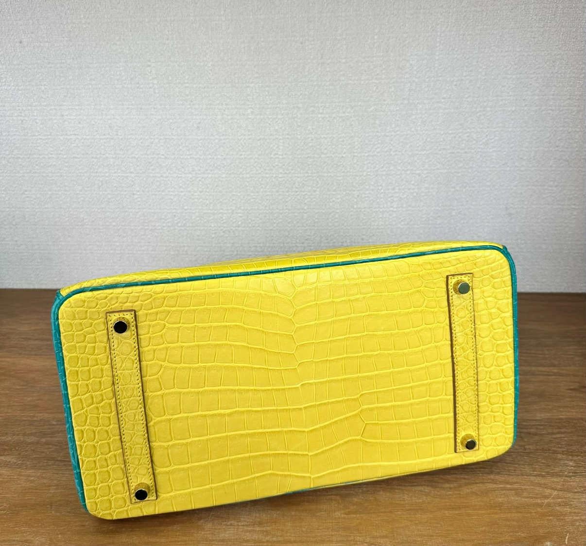 Hermes Birkin 35 Mimosa/Bleu Paon Matte Porosus Crocodile Brashed GHW sac en vente 5