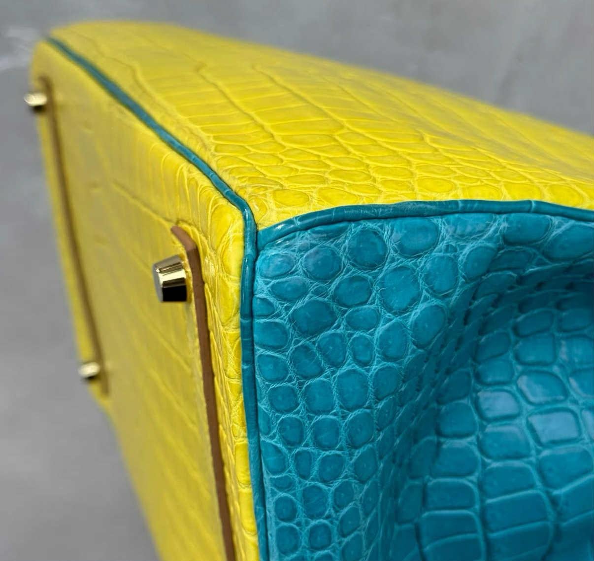 Hermes Birkin 35 Mimosa/Bleu Paon Matte Porosus Crocodile Brashed GHW sac en vente 7