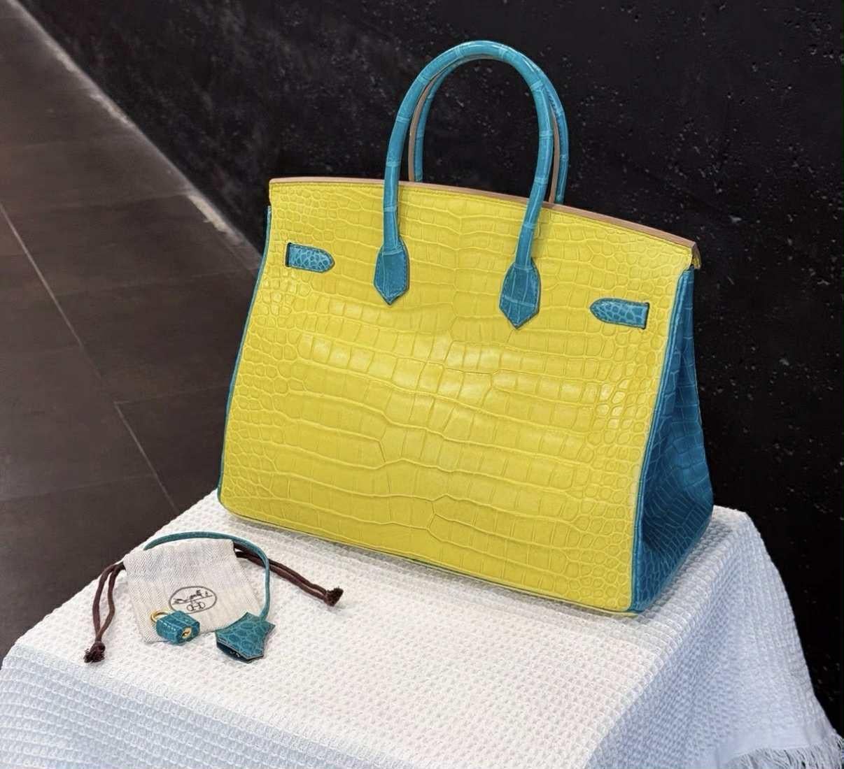 Jaune Hermes Birkin 35 Mimosa/Bleu Paon Matte Porosus Crocodile Brashed GHW sac en vente