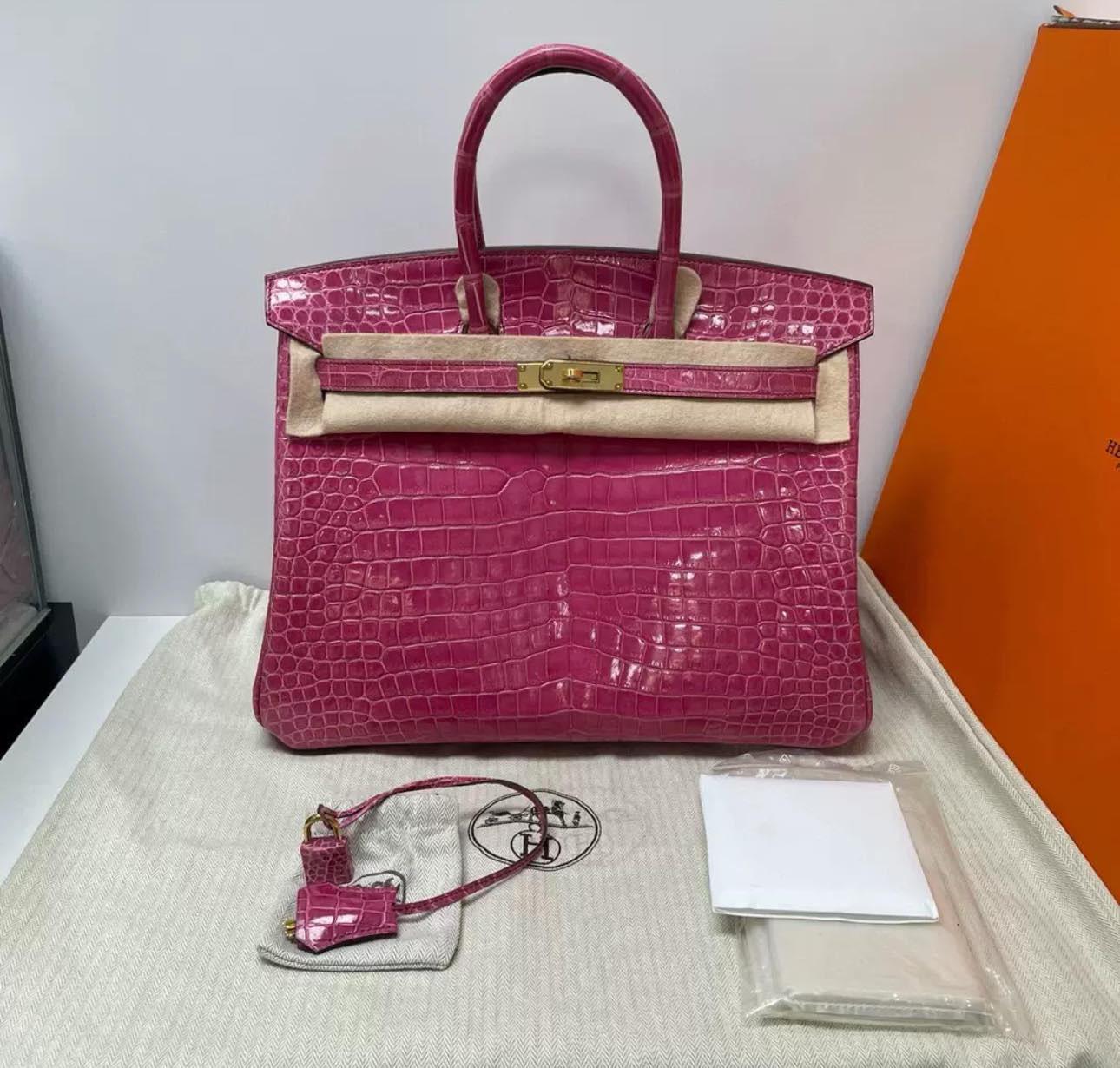 Hermes Birkin 35 Pink Crocodile porosus bag gold hardware In Excellent Condition In New York, NY
