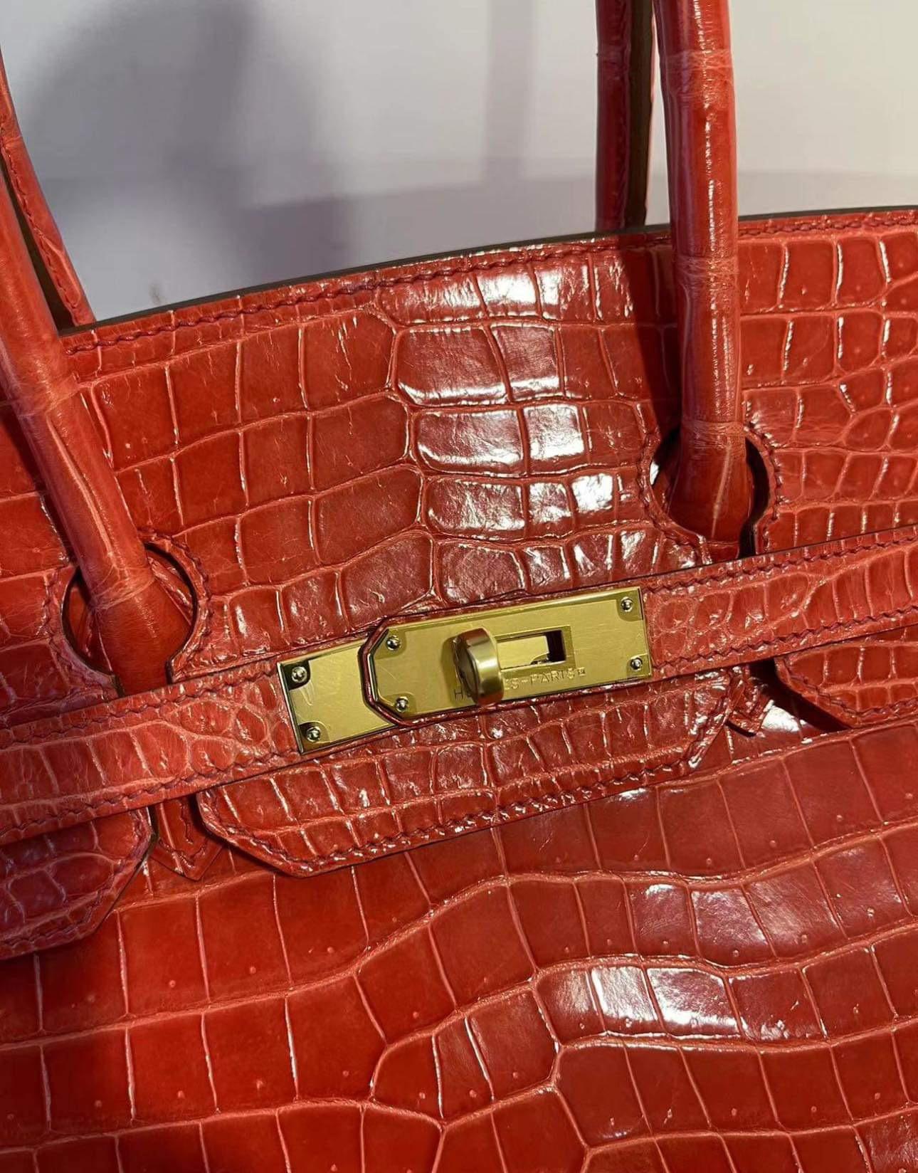 Hermes Birkin 35 Shiny Red Porosus Crocodile Bag with Gold Hardware In Excellent Condition In New York, NY
