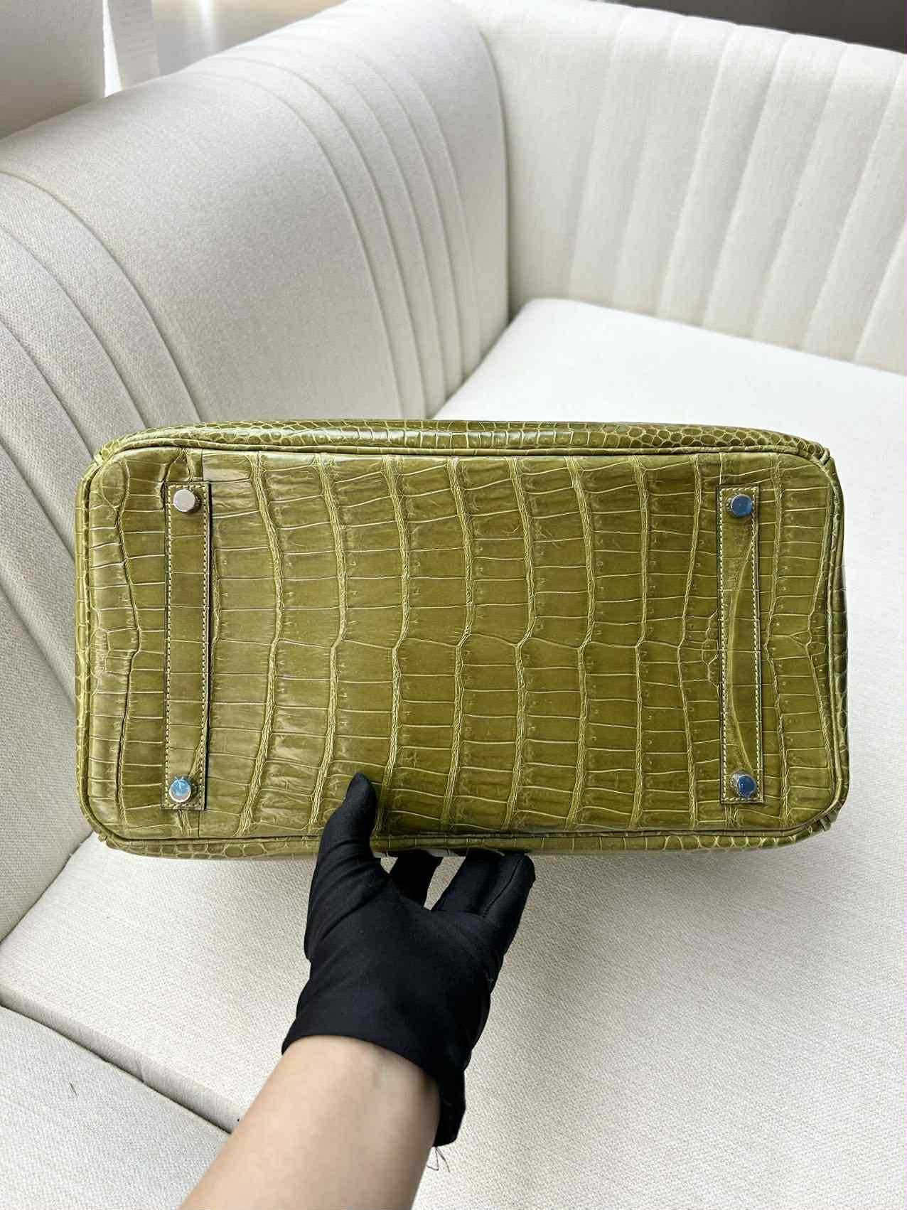 Hermes Birkin 35 Vert Anis Grün Glänzend Porosus Krokodil Tasche PHW im Angebot 1