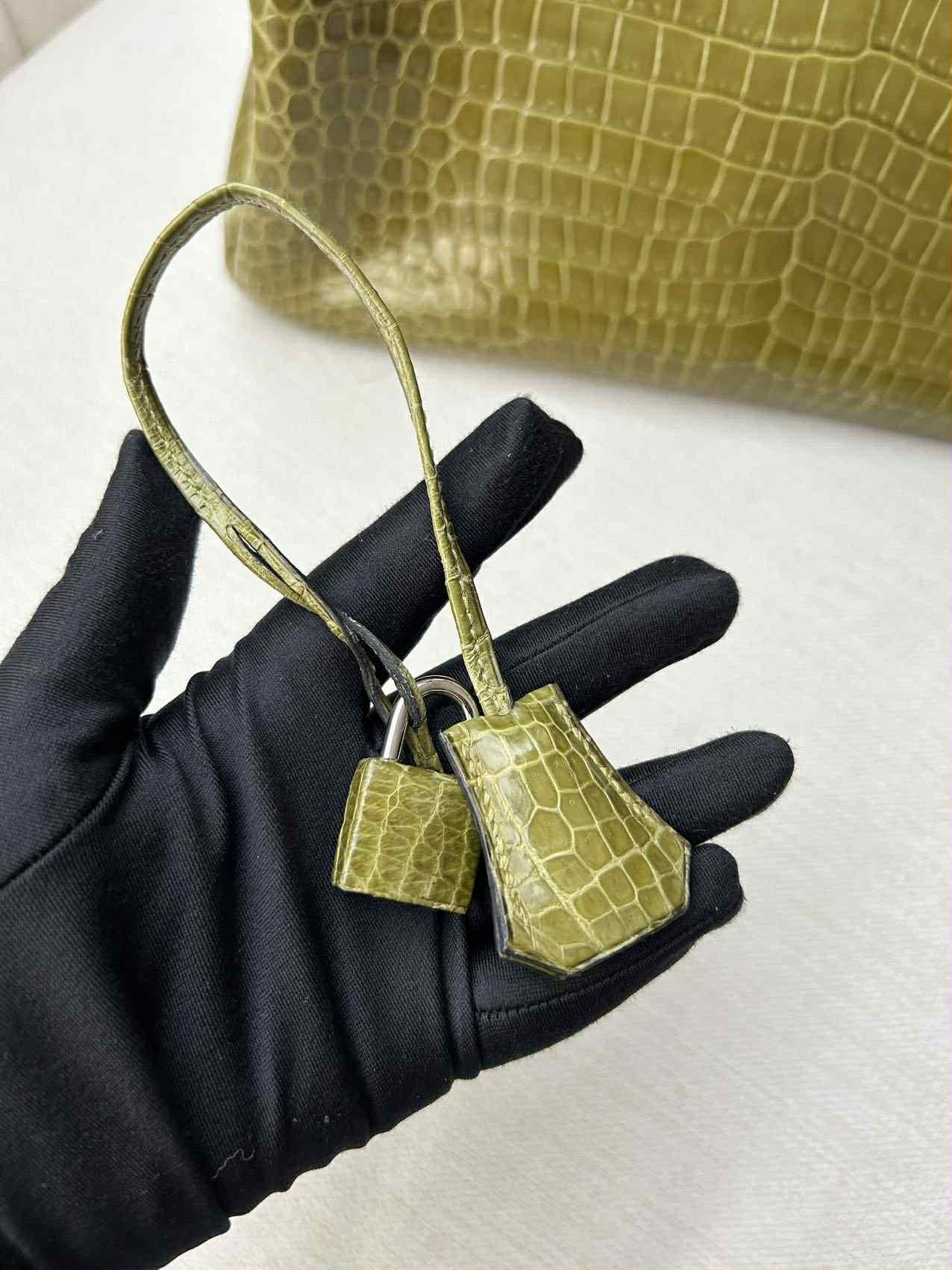 Hermes Birkin 35 Vert Anis Grün Glänzend Porosus Krokodil Tasche PHW im Angebot 4