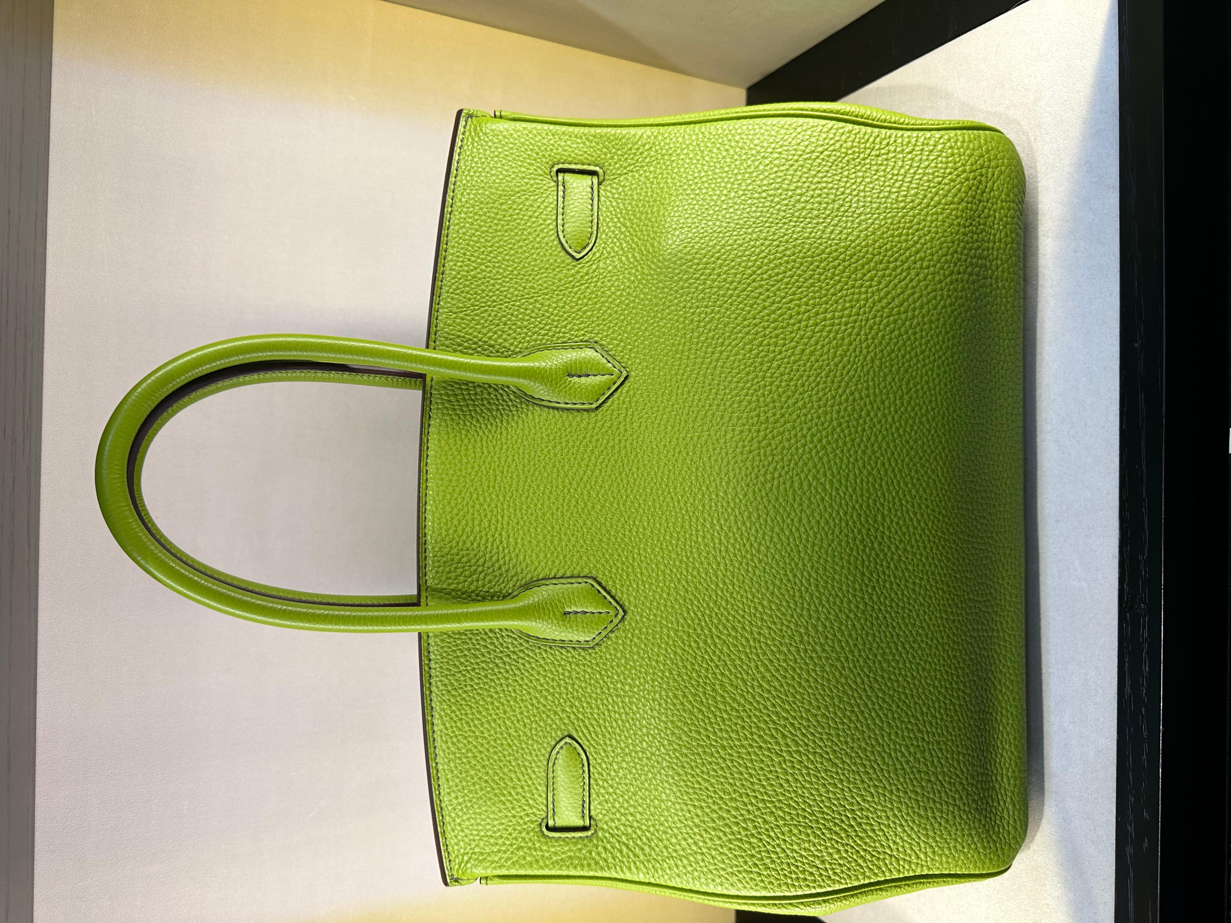 Hermes Birkin 35 Vert Anis Green Togo Birkin PHW bag In Excellent Condition In London, England