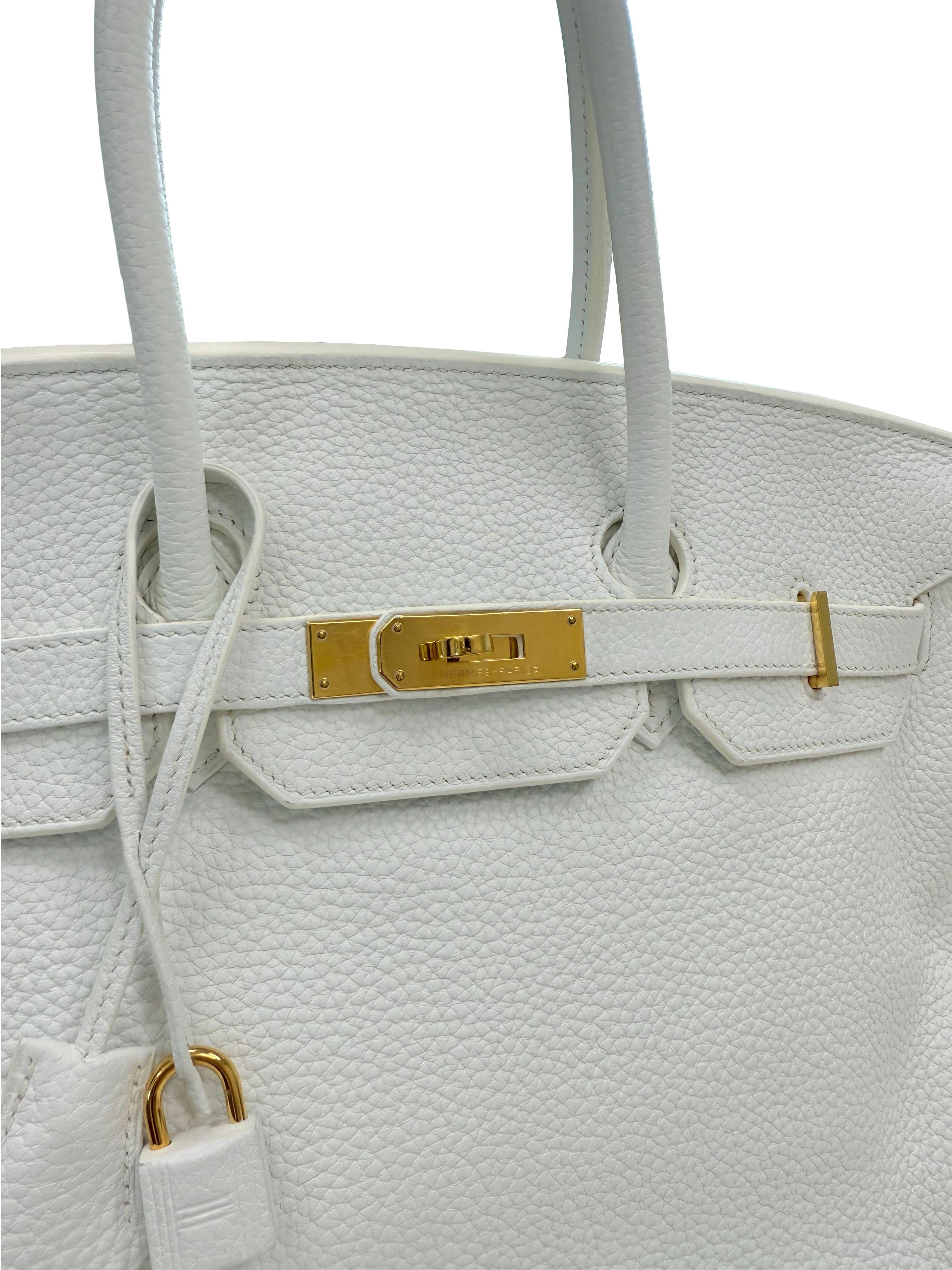 Hermes Birkin 35 Weiß Clemence Leder mit Gold Hardware Handtasche im Zustand „Hervorragend“ im Angebot in Aventura, FL