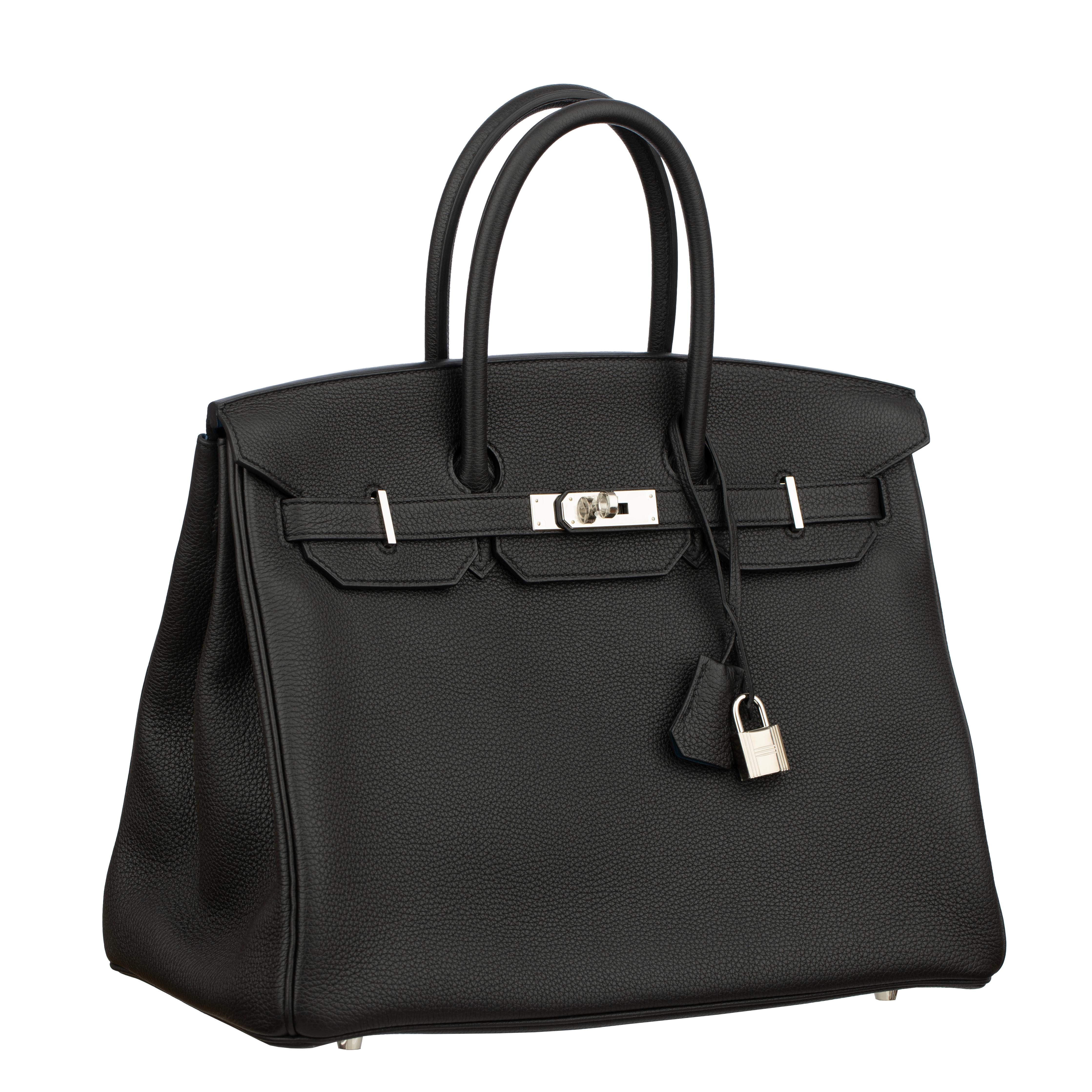 HERMES BIRKIN 35CM VERSO BLACK AND BLUE AGATE TOGO LEATHER PALLADIUM HARDWARE

Brand: Hermes

Product: Birkin Retourne

Size:

CM: L 35 cm x H 25 cm x D 18 cm

INCH: W 14