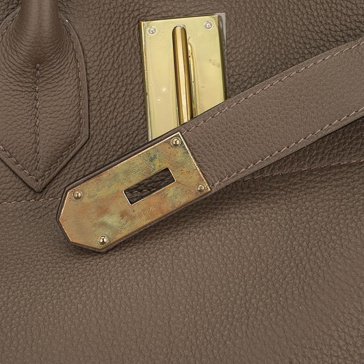 Sac Hermès Birkin 50 HAC en cuir Togo couleur étoupe avec accessoires en laiton, rare Pour hommes en vente