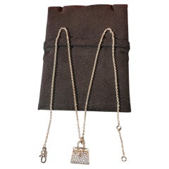 Hermès Birkin Amulette Halskette mit Vollpavé-Diamanten, 18 Karat Roségold.
