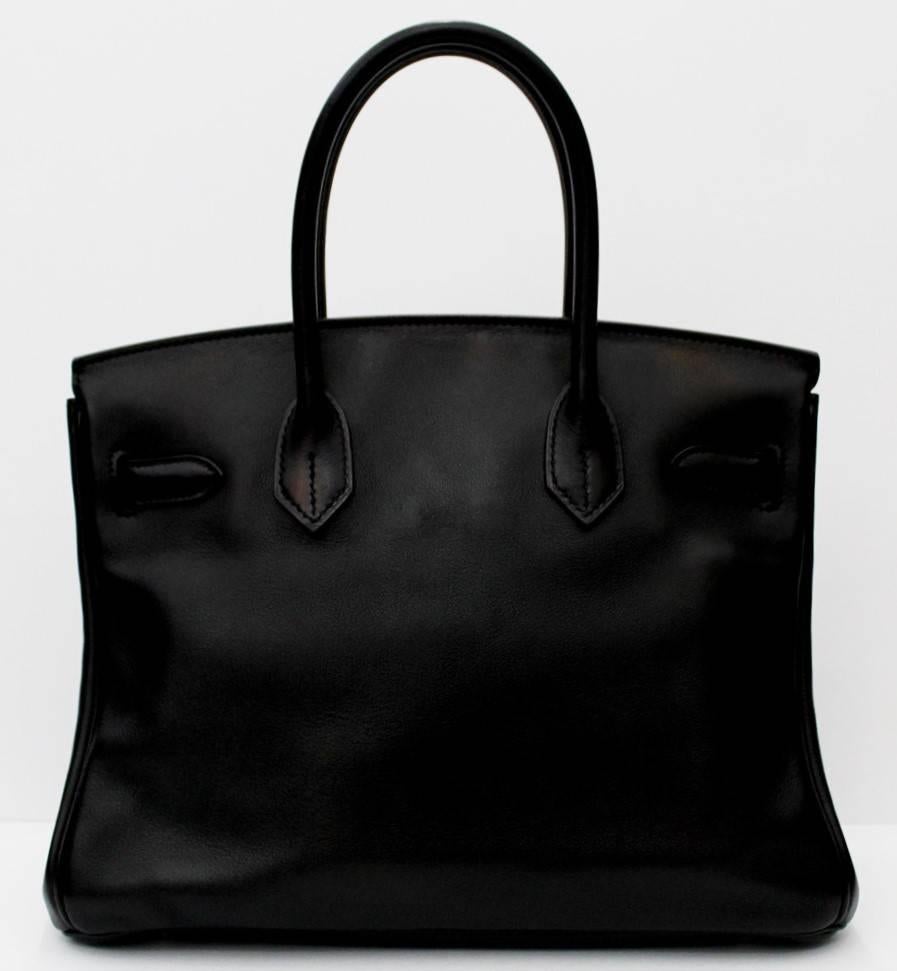  Birkin bag made out of swift leather . Hermès swift leather is known for it's fine grain that is amazingly soft to touch, but is also a luminous type of leather.
Black with palladium hardware. We have dust bag.