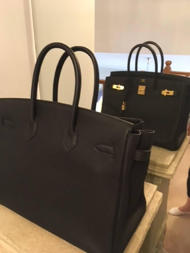 Hermes 35 Togo leather in black with Gold Hardware Birkin Bag  In New Condition In Melbourne, AU