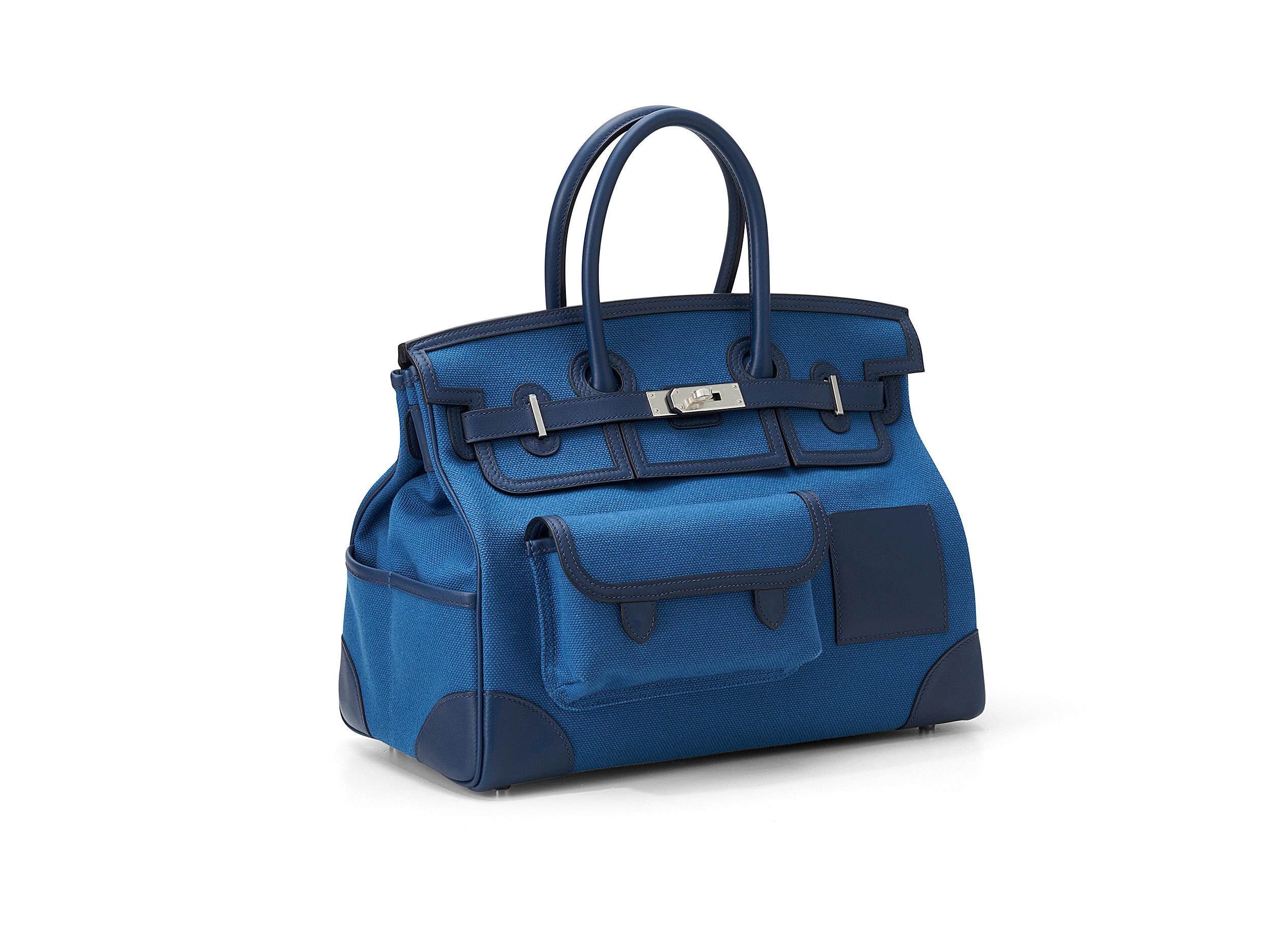 Hermès Birkin Cargo 35 in Bleu Marine und Canvas Swift Leder mit Palladiumbeschlägen. Die Tasche ist ungetragen und wird als komplettes Set geliefert. 

Stempel Y (2020) 

