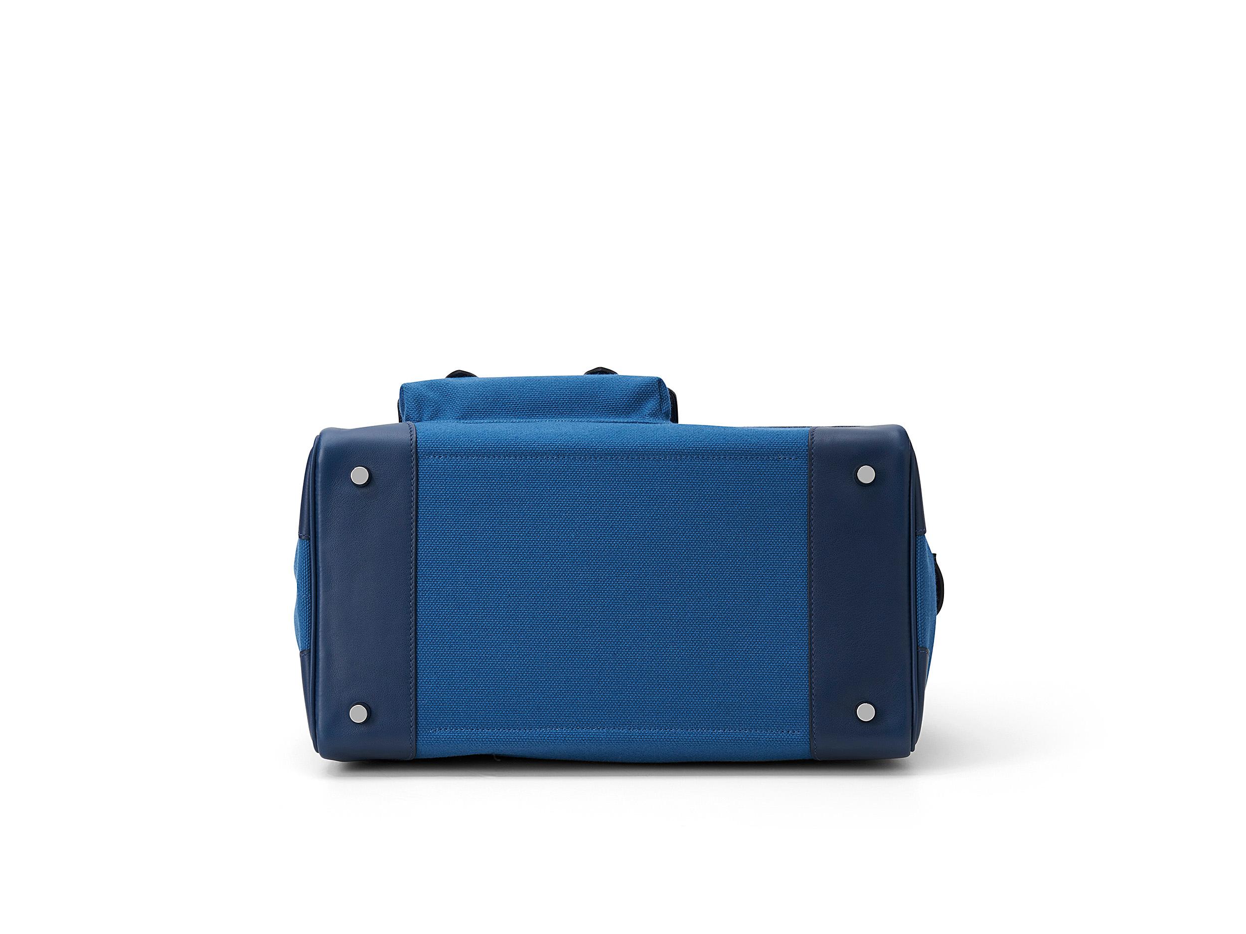 Women's or Men's Hermès Birkin Cargo 35 Bleu Marine Canvas Swift Palladium Hardware For Sale