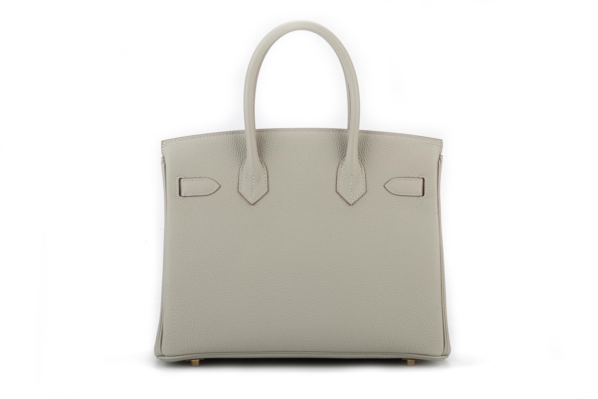 Hermes Birkin Gris Perle Gold Togo Bag In New Condition In West Hollywood, CA