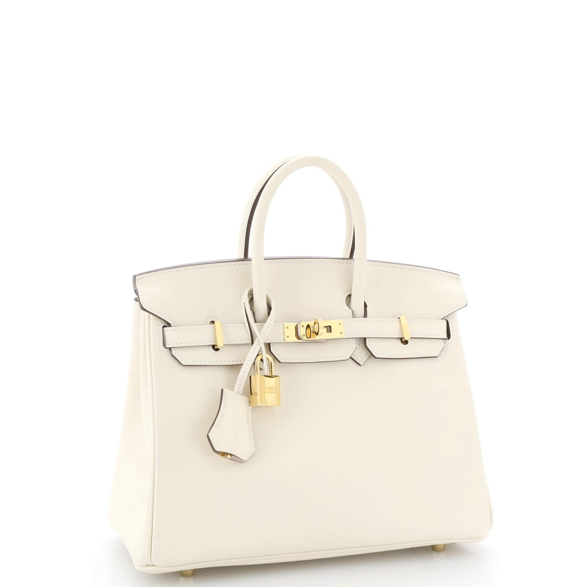 Hermes Birkin Handbag Light Swift with Gold Hardware 25 In Good Condition For Sale In NY, NY