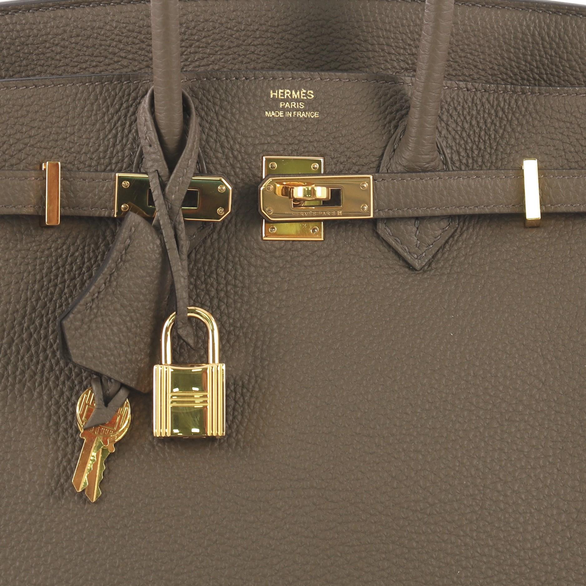 Hermes Birkin Handbag Taupe Togo with Gold Hardware 25 In Excellent Condition In NY, NY
