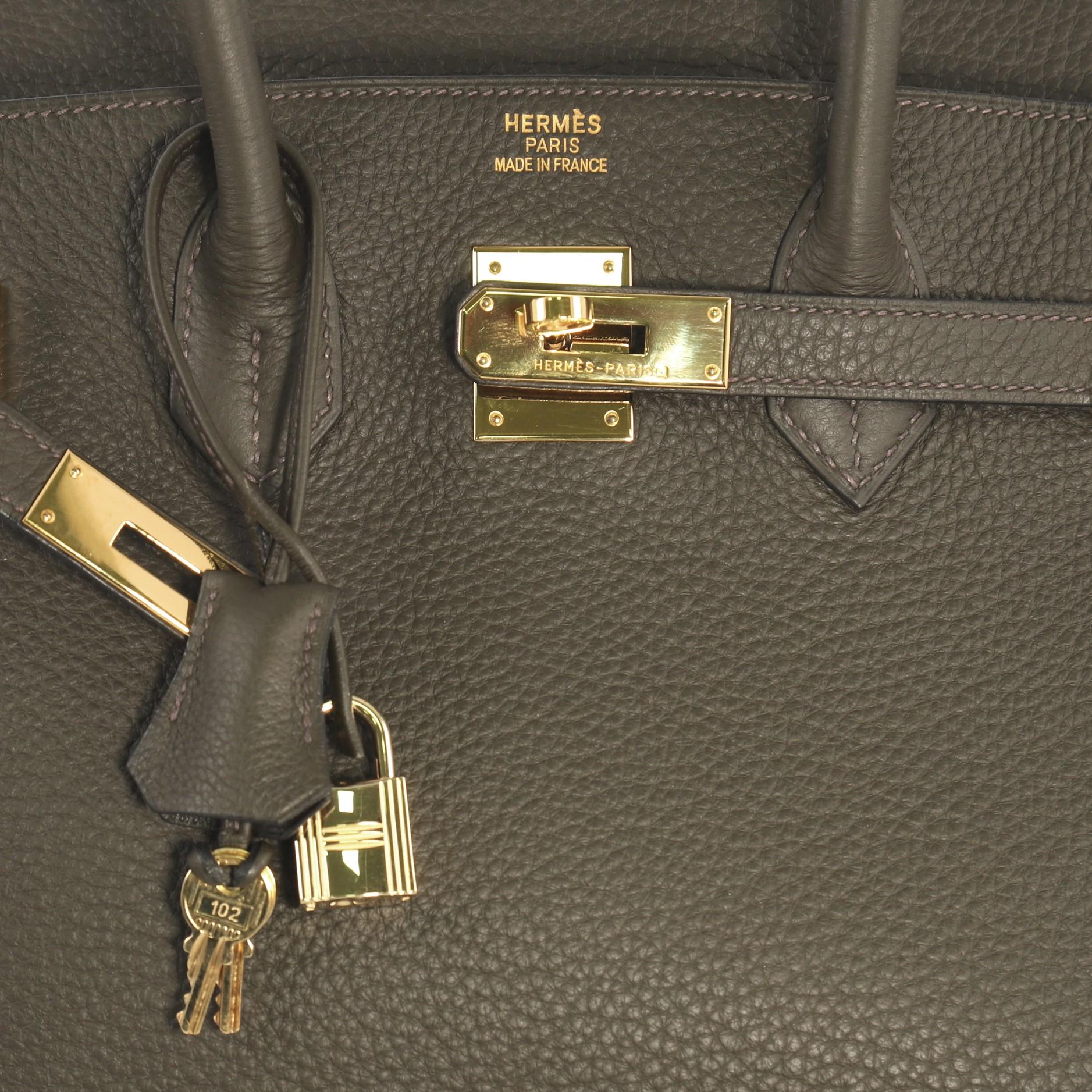 Hermes Birkin Handbag Vert Olive Clemence with Gold Hardware 35 In Good Condition In NY, NY