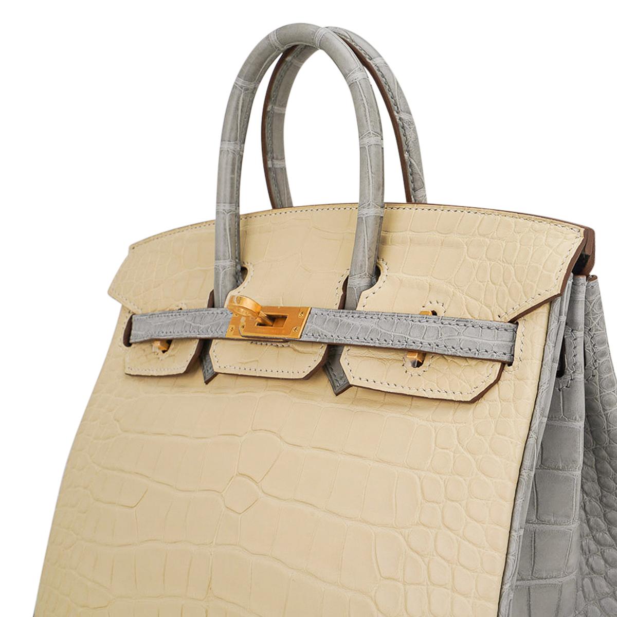 Hermes Birkin HSS 25 Matte Alligator Vanille / Gris Pearl Bag Brushed Gold Hdw In New Condition For Sale In Miami, FL