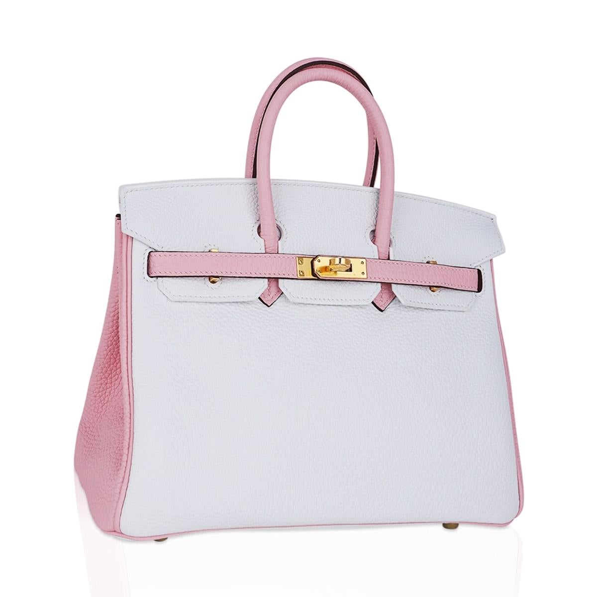 Mightychic offers an Hermes Birkin HSS 25 bi-color bag featured in White and Rose Sakura.
This gorgeous special order Birkin bag offers two of the most rare leather colours.
Lush with Gold hardware.
Clemence leather.
Comes with the lock, keys,
