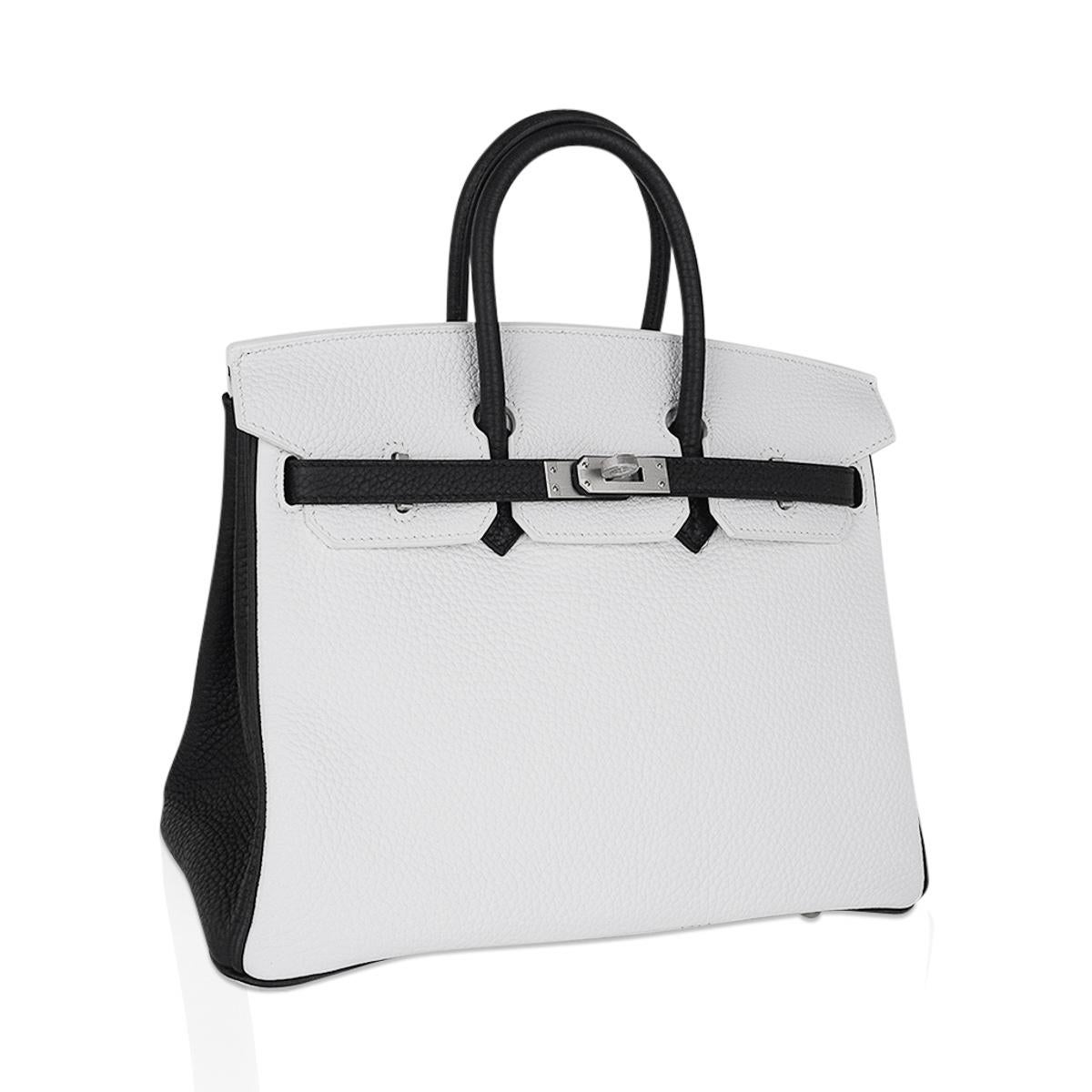 Mightychic offers an Hermes Birkin HSS 25 Horseshoe Stamp bag featured in White and Black.
Beautiful crisp bag in clemence leather.
This special order clemence leather Hermes Birkin is black along sides, straps and handles.
Pretty as a