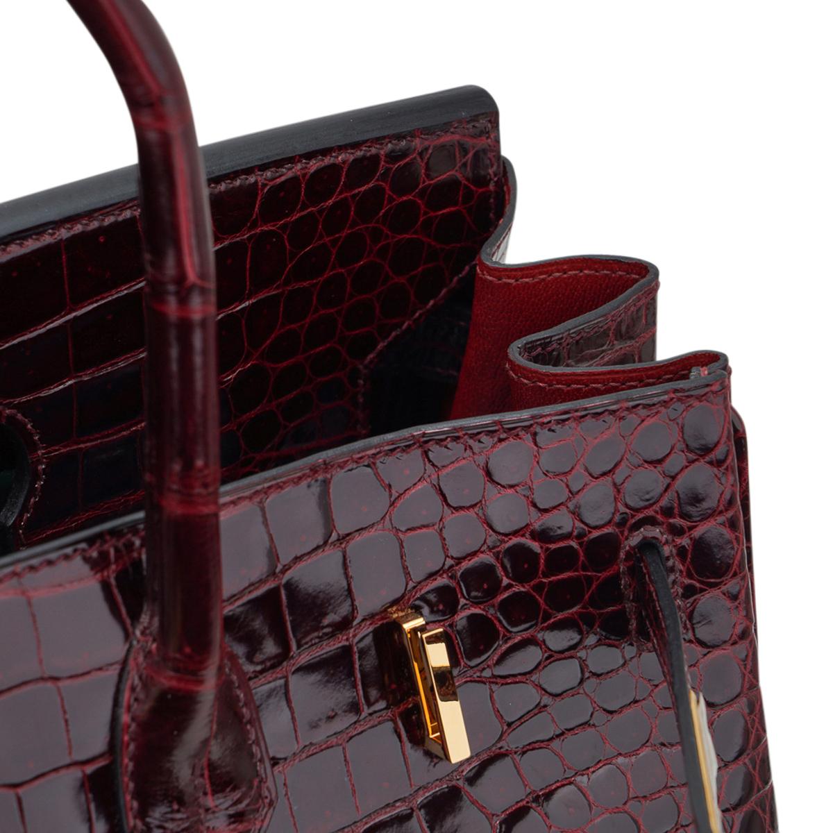 Hermès - Sac Birkin HSS 35 bordeaux en crocodile avec accessoires dorés en vente 1