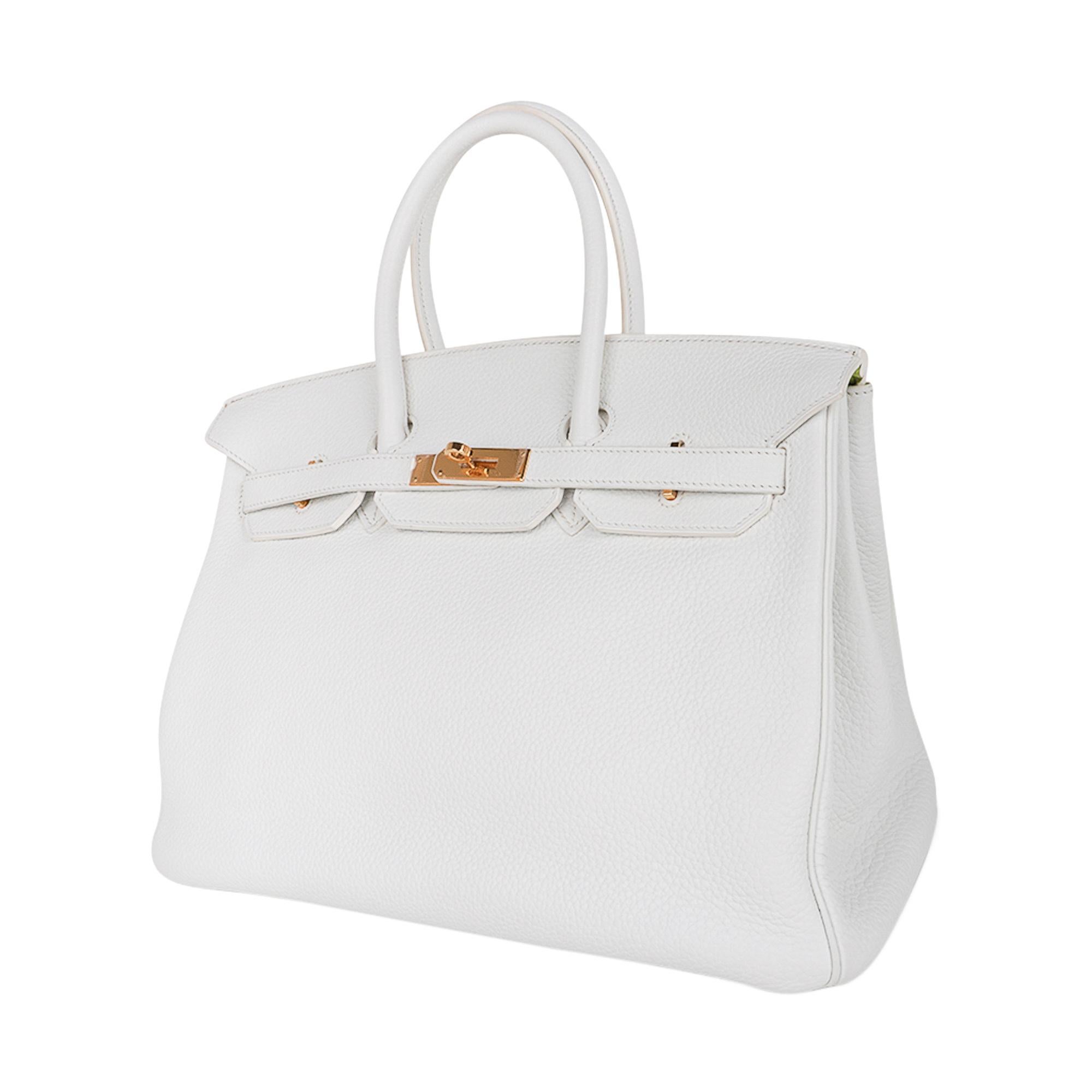 Mightychic offers a guaranteed authentic Hermes Birkin HSS 35 bag featured in crisp White Clemence Leather.
Fresh Kiwi interior.
Rich with gold hardware.
White is the most rare leather colour produced by Hermes.
Neutral and gorgeous for year round