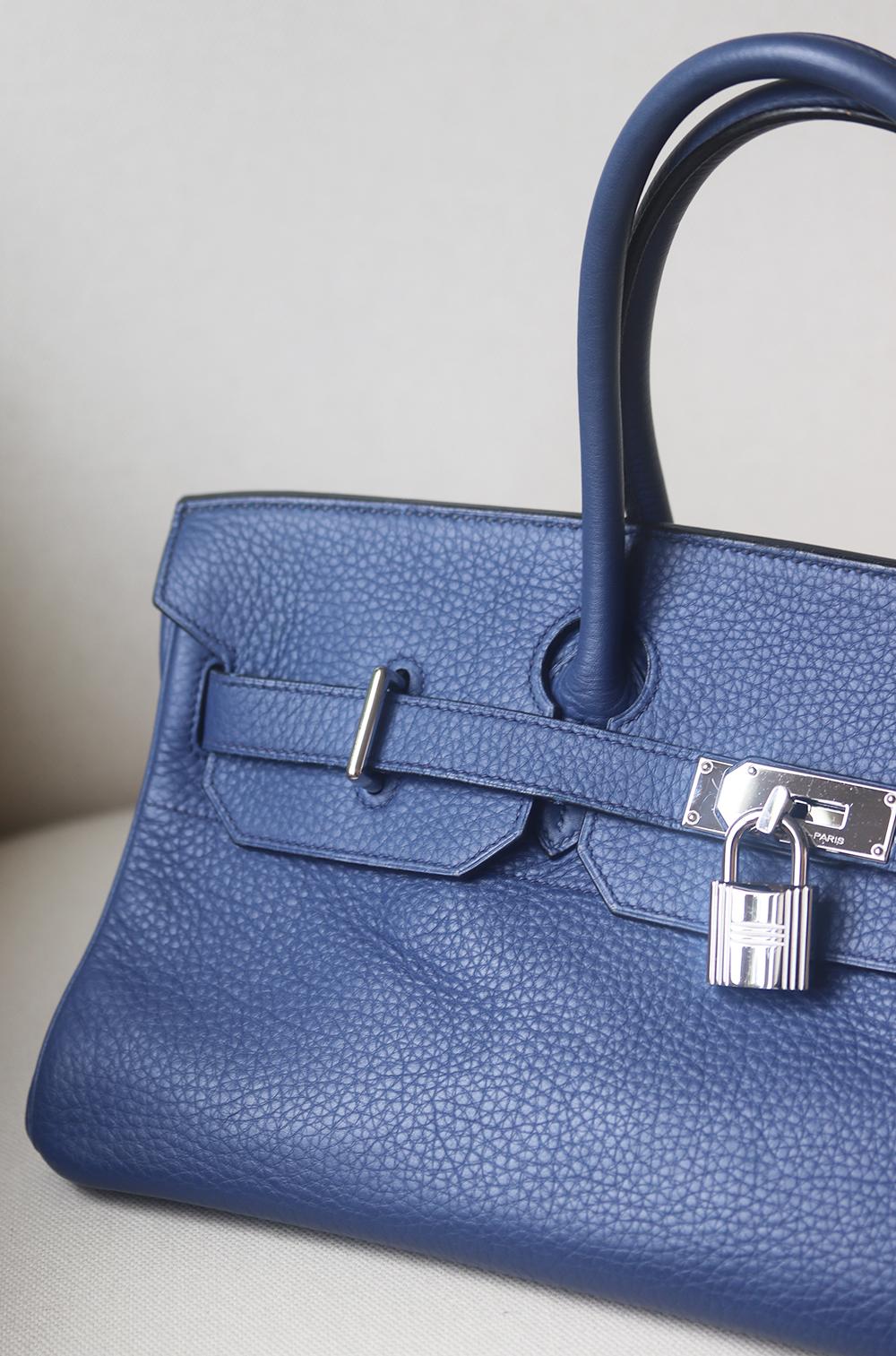 Hermès Birkin JPG Clemence Shoulder Bag with Palladium hardware. 
Double rolled shoulder strap.
Tonal leather lining.
Turn-lock closure at front. 
Colour: navy.
Comes with dustbag, keys, padlock and clochette. 

Dimensions: W 42 x H 22 x D