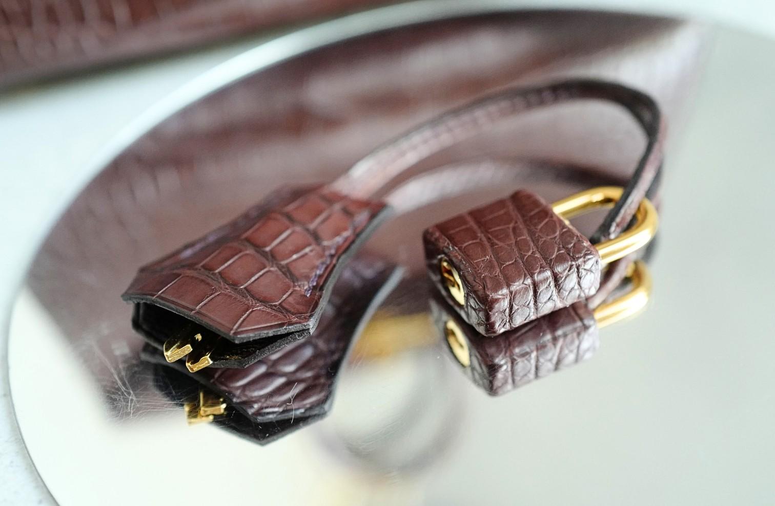 HERMÈS Birkin Sellier 20 Havane Matte Alligator with Gold Hardware in vendita 7