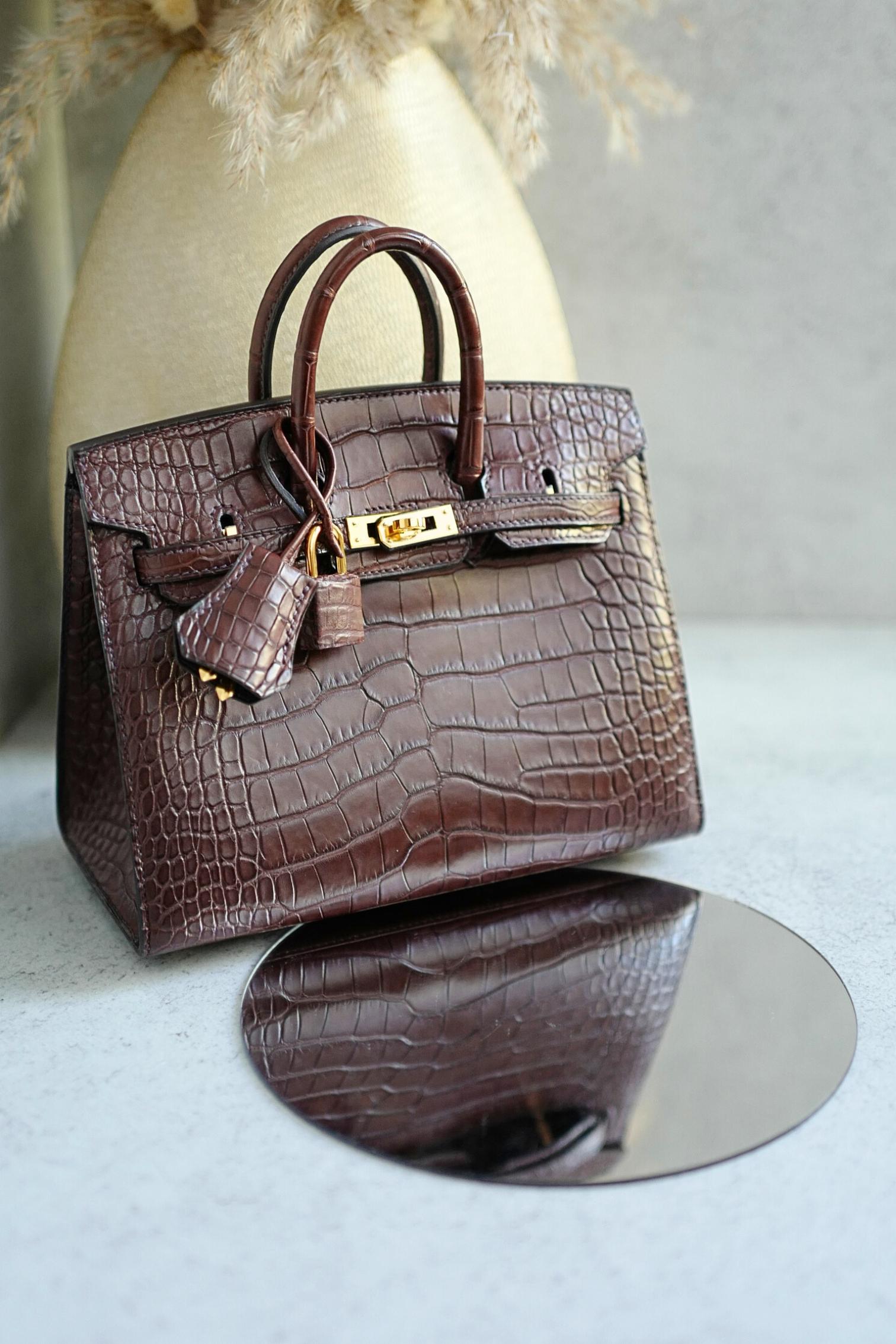 HERMÈS Birkin Sellier 20 Havane Matte Alligator with Gold Hardware in vendita 10
