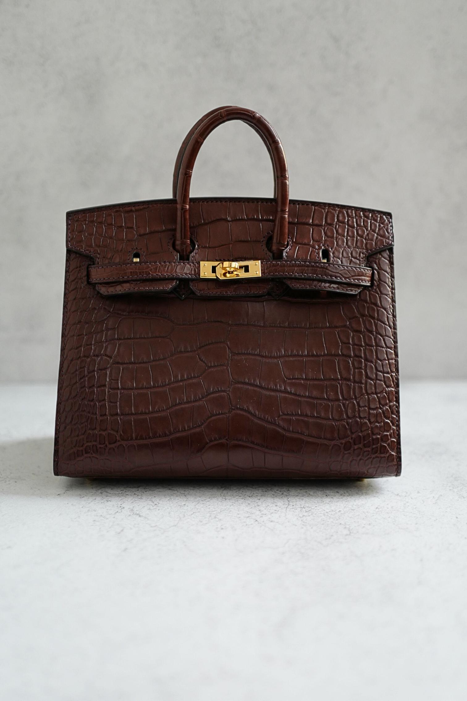 HERMÈS Birkin Sellier 20 Havane Matte Alligator with Gold Hardware in vendita 15