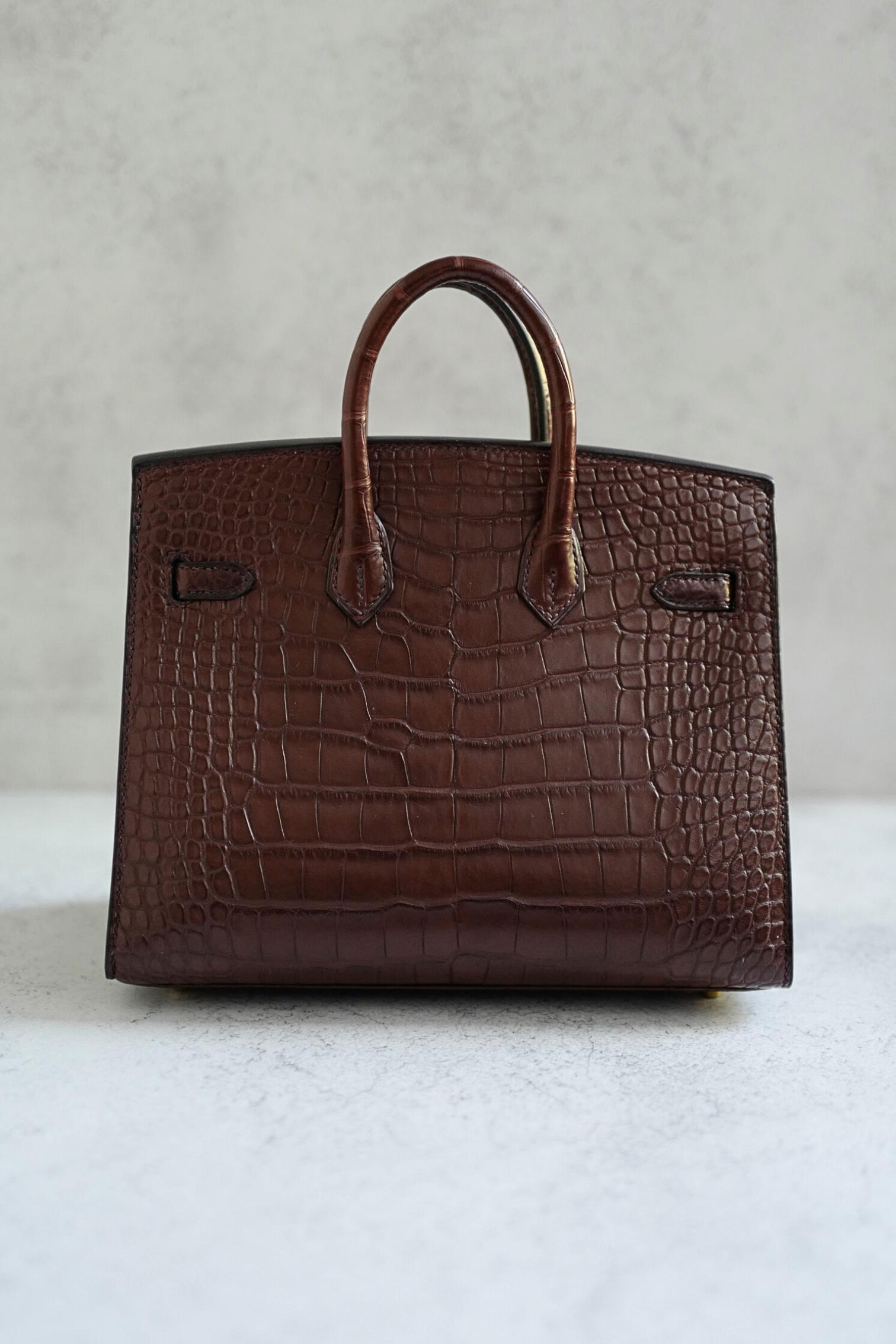 HERMÈS Birkin Sellier 20 Havane Matte Alligator with Gold Hardware In condizioni Nuovo in vendita a Forest Park, GA