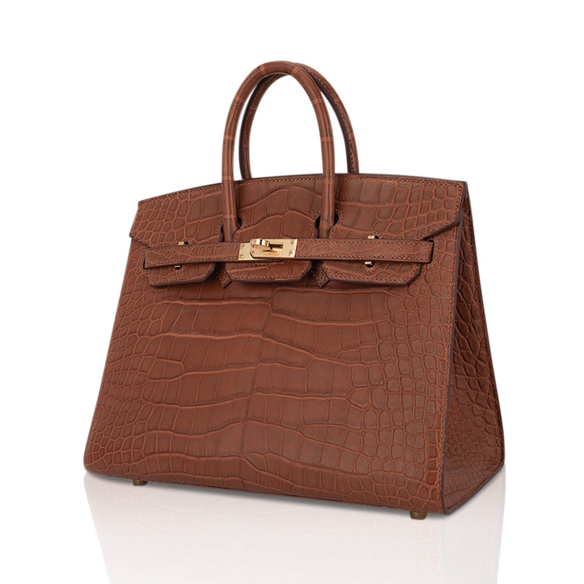 Hermes Birkin Sellier 25 Bag Gold Matte Alligator with Gold Hardware In New Condition For Sale In Miami, FL