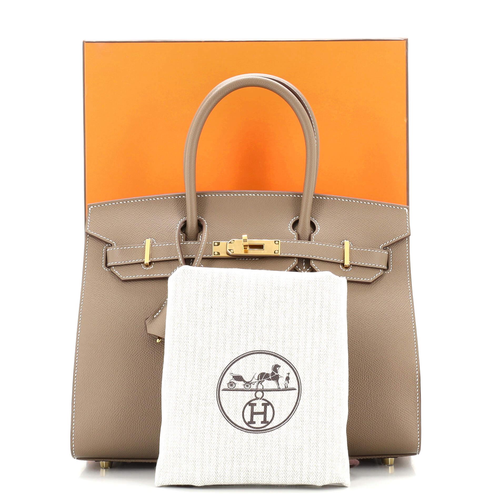 Condition: Pristine. Faint wear on interior base.
Accessories: Clochette, Box, Dust Bag, Keys, Lock
Measurements: Handle Drop 4