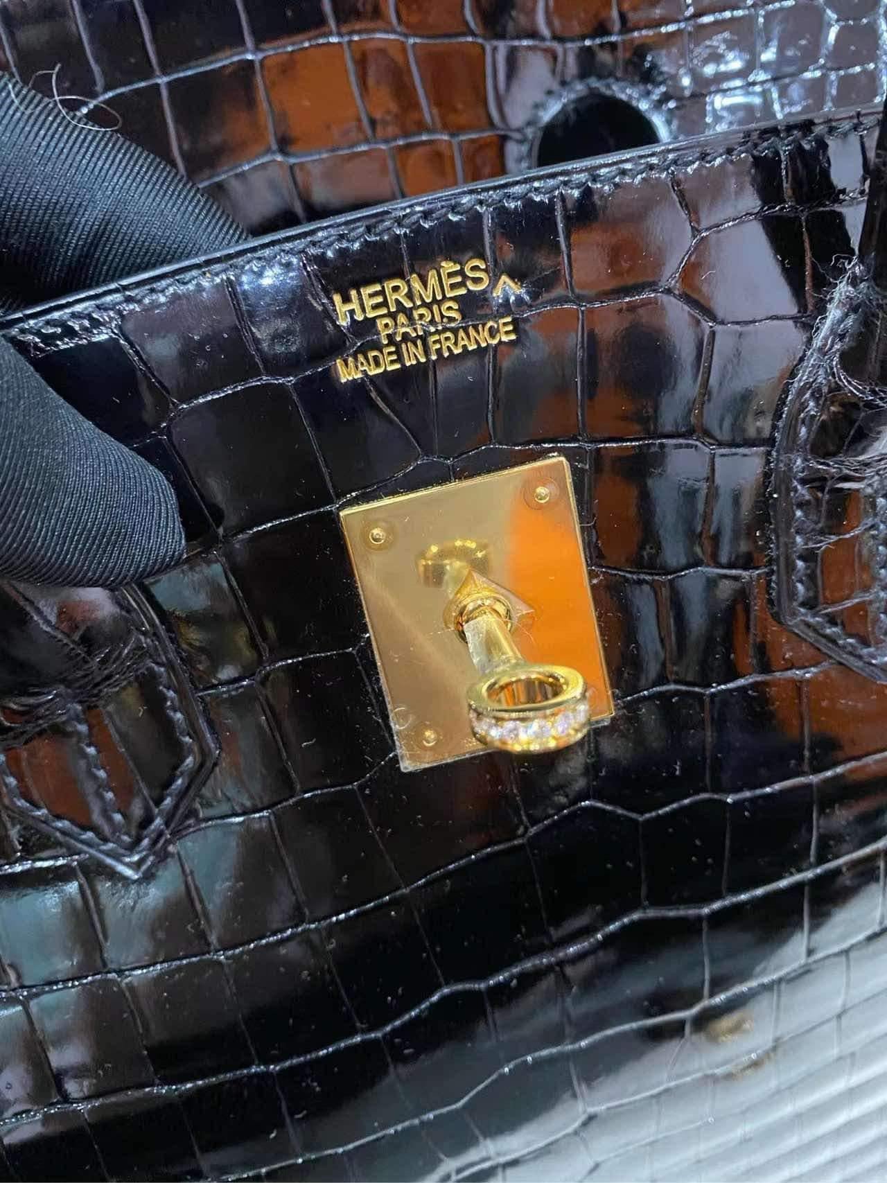 Hermes Birkin35 Crocodile Porosus noir Or jaune 18K avec diamants en vente 8