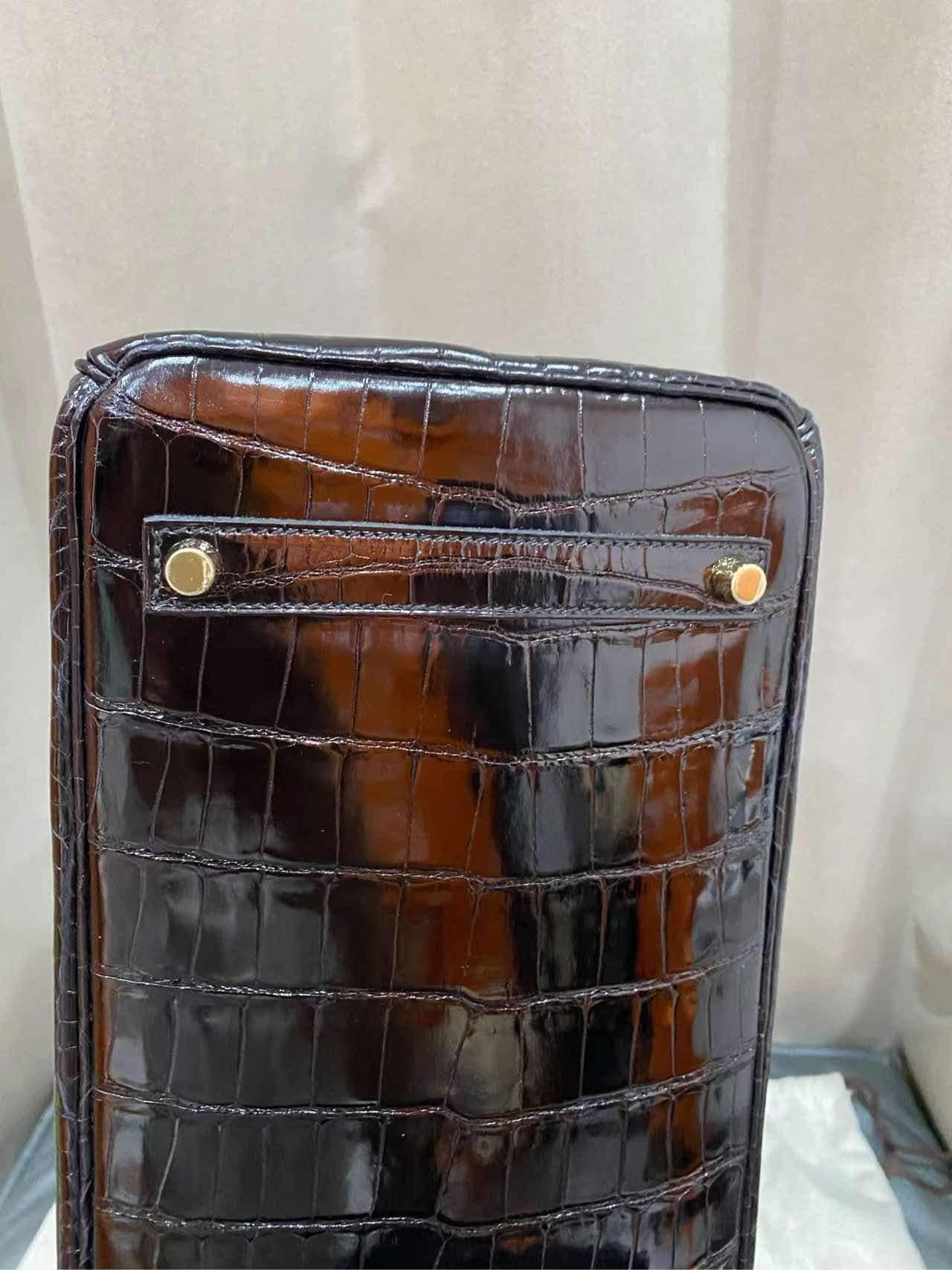 Hermes Birkin35 Crocodile Porosus noir Or jaune 18K avec diamants en vente 2