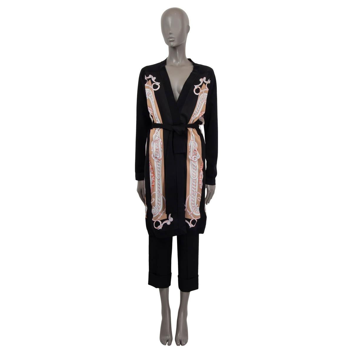 100% authentic Hermès Bride de Cour Remix belted twillaine cardigan in black, beige, off-white and orange silk (100%). Features long raglan knit sleeves (sleeve measurements taken from the neck), belt loops and knit parts in black silk (100%).