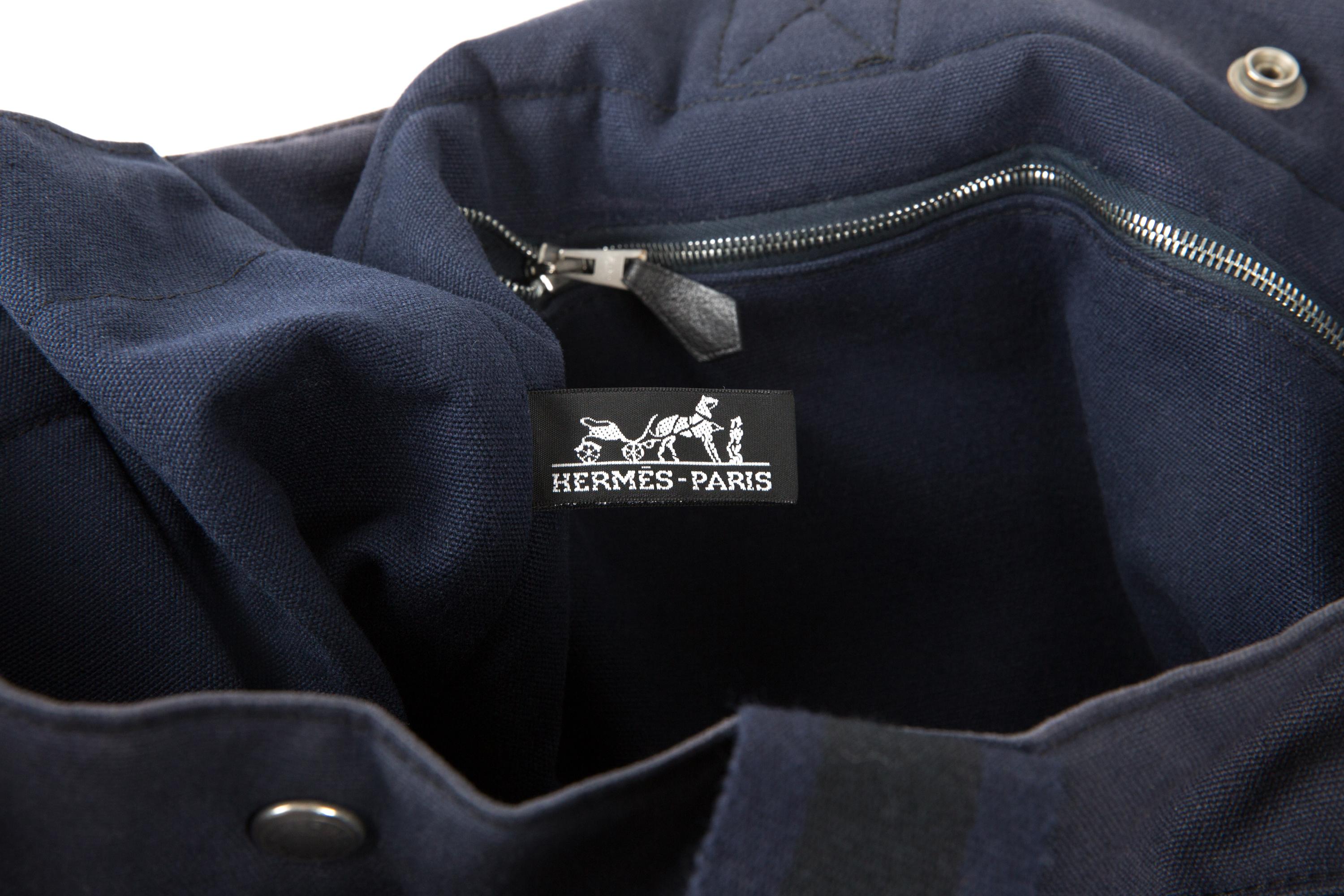 Hermes Black and Navy Canvas Large Toto Tote Bag For Sale 2