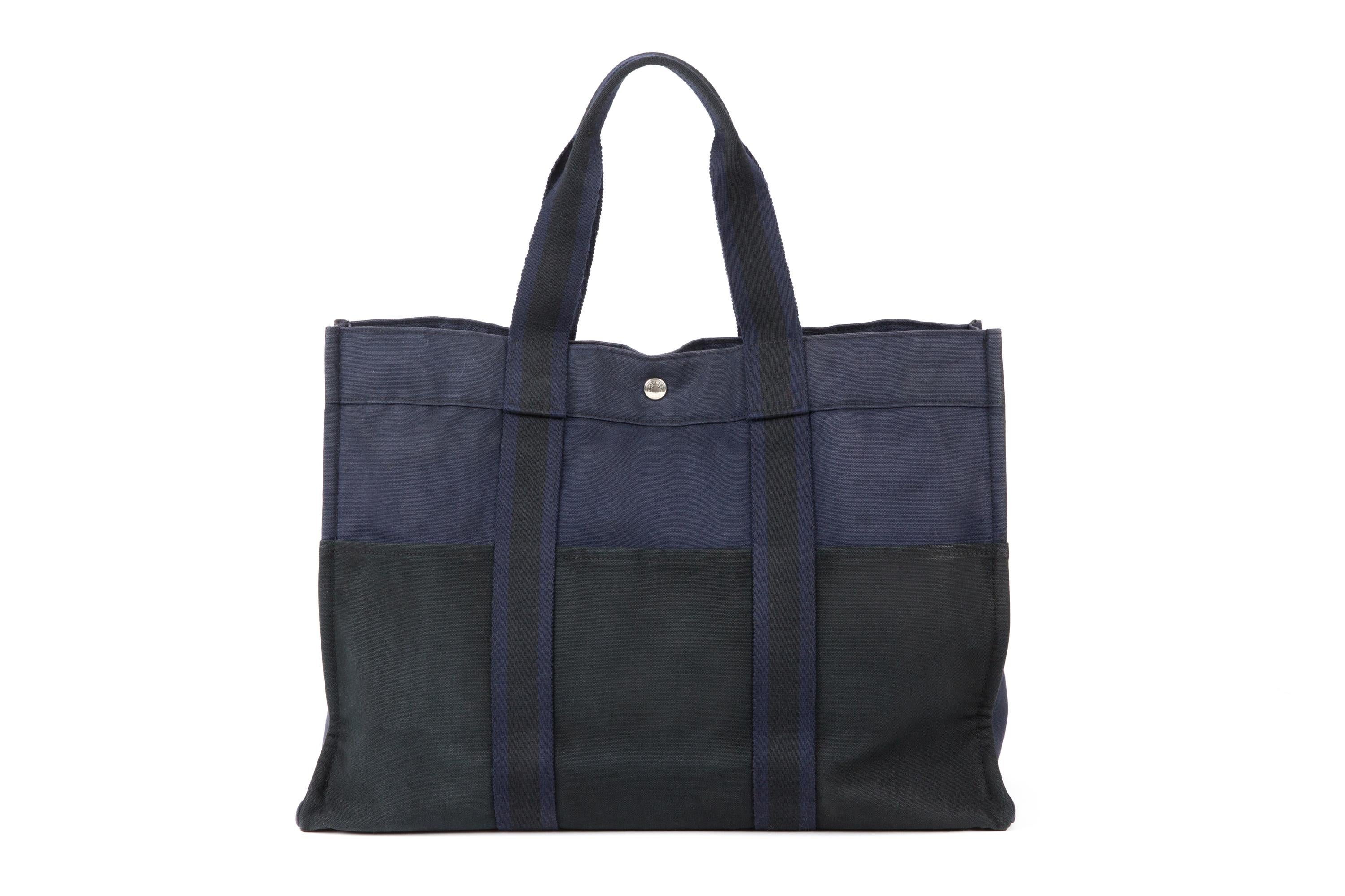 Hermes Black and Navy Canvas Large Toto Tote Bag For Sale 4