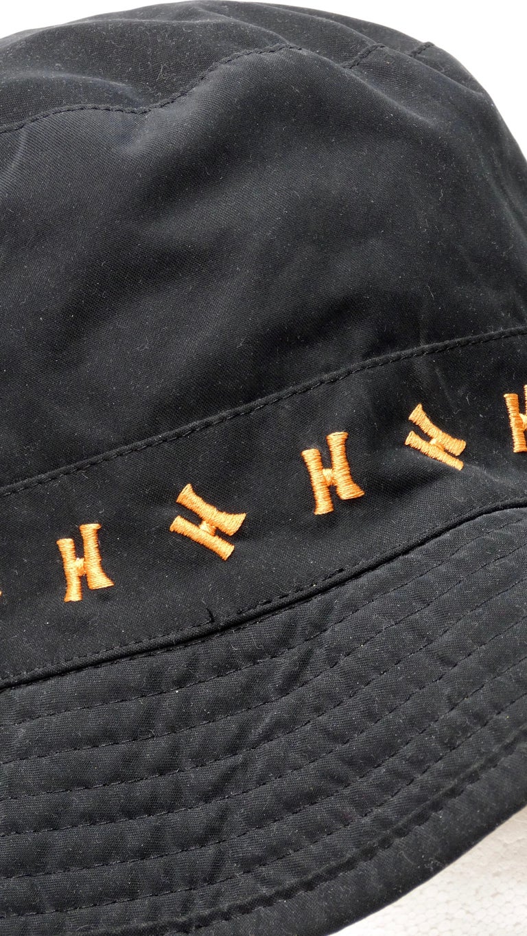 Hermes Black and Orange Embroidered 'H' Bucket Hat In Excellent Condition For Sale In Scottsdale, AZ