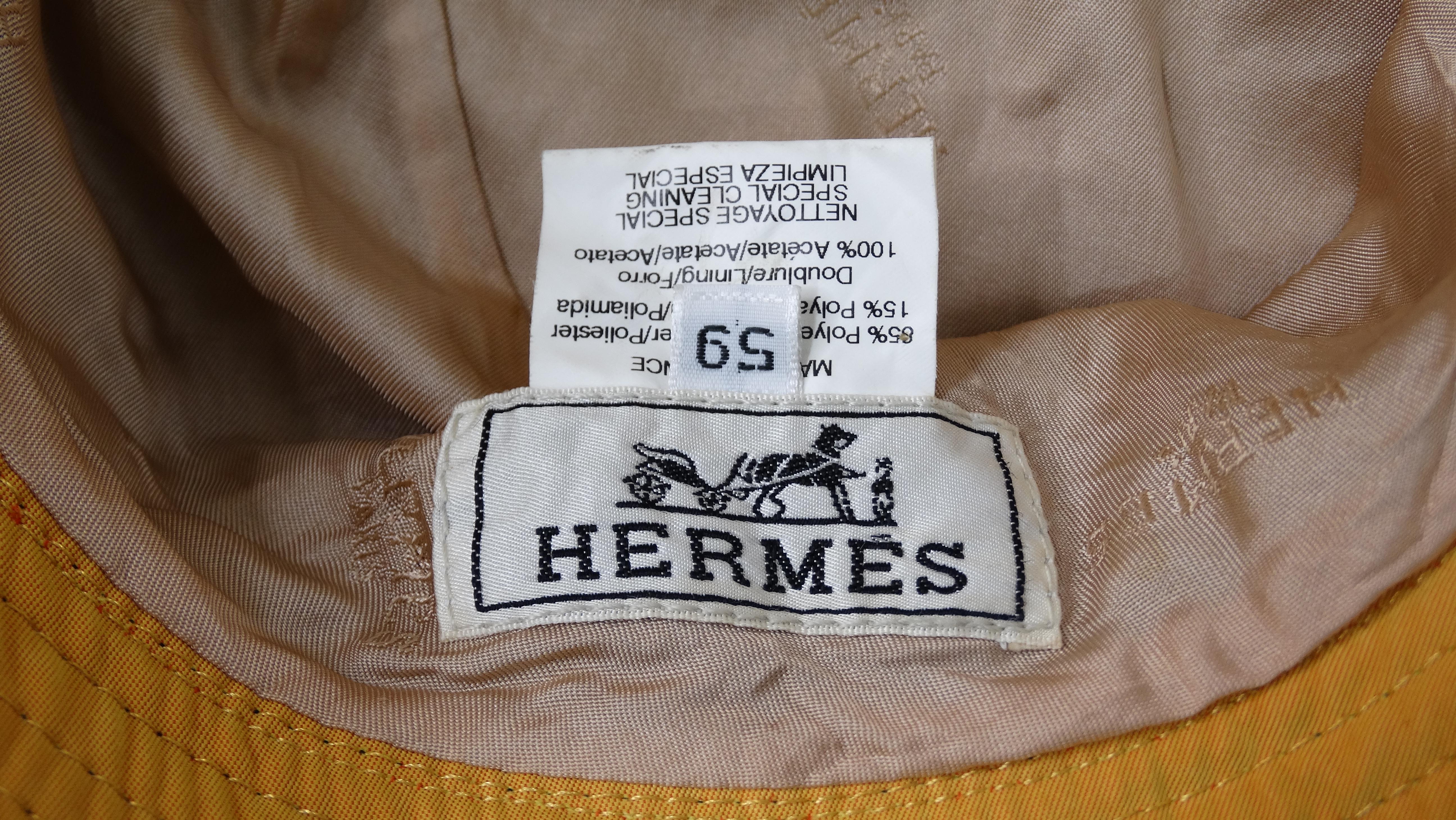 Hermès - Chapeau seau « H » brodé noir et orange Excellent état - En vente à Scottsdale, AZ