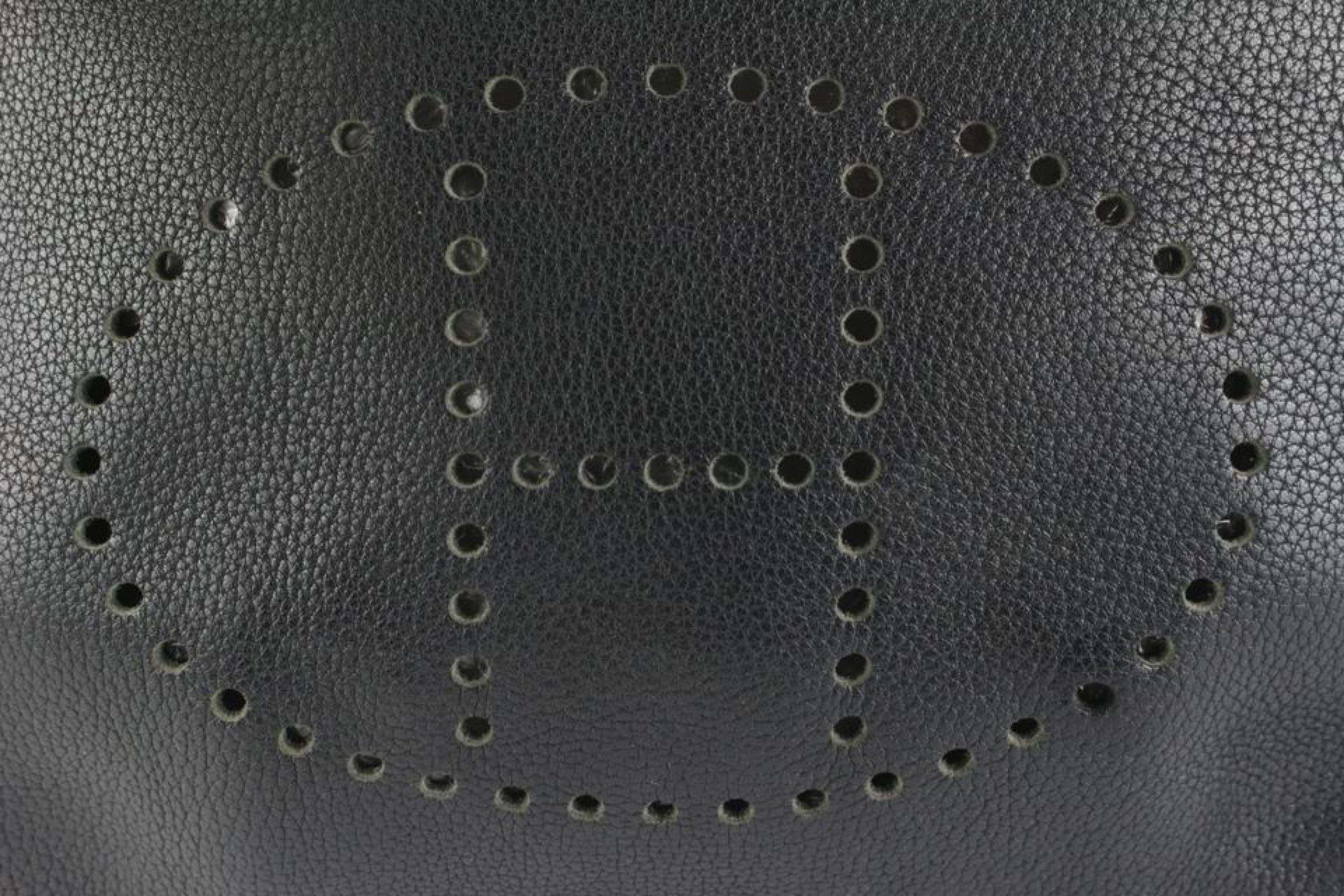 Date Code/Serial Number: O in a Square
Made In: France
Measurements: Length:  13