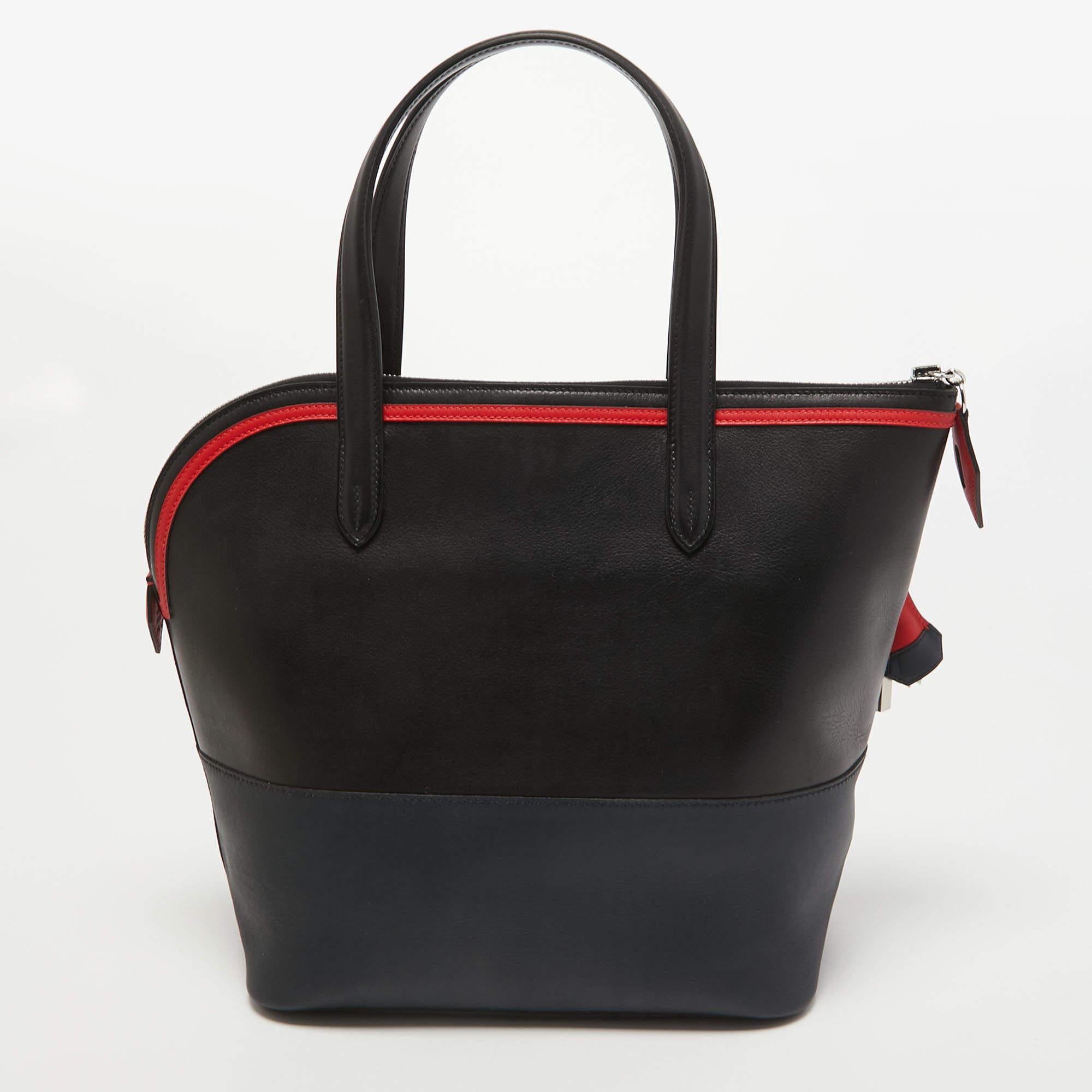 Known to create stylish, sophisticated, and timeless designs, this is a brand worth investing in. The bags that come from this label's atelier are exquisite. This bag is no different. It has been made from quality materials and comes with an