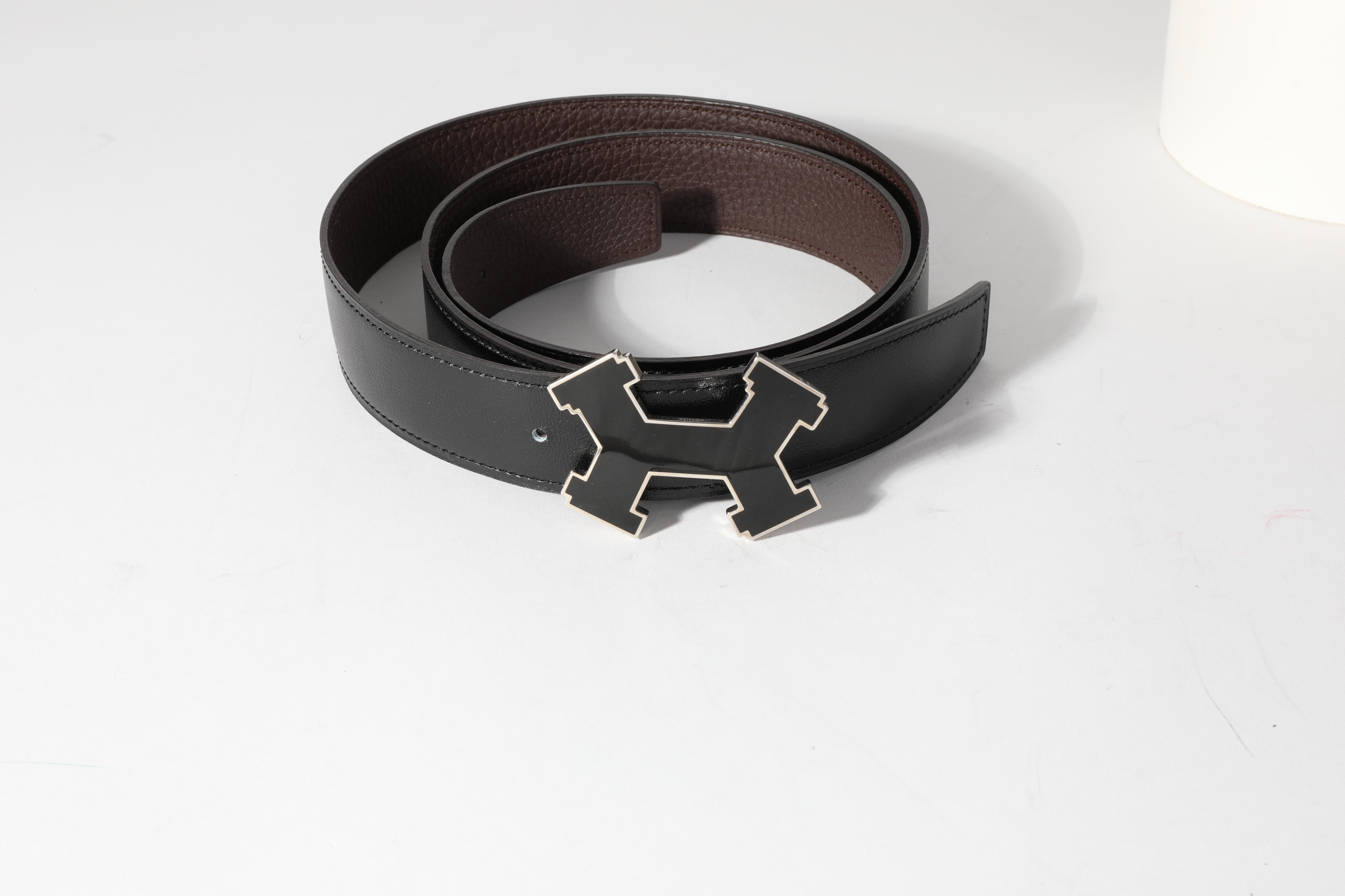 Noir Hermès Black Box Veau & Chocolat Togo Street H Ceinture réversible 100 émail PHW en vente
