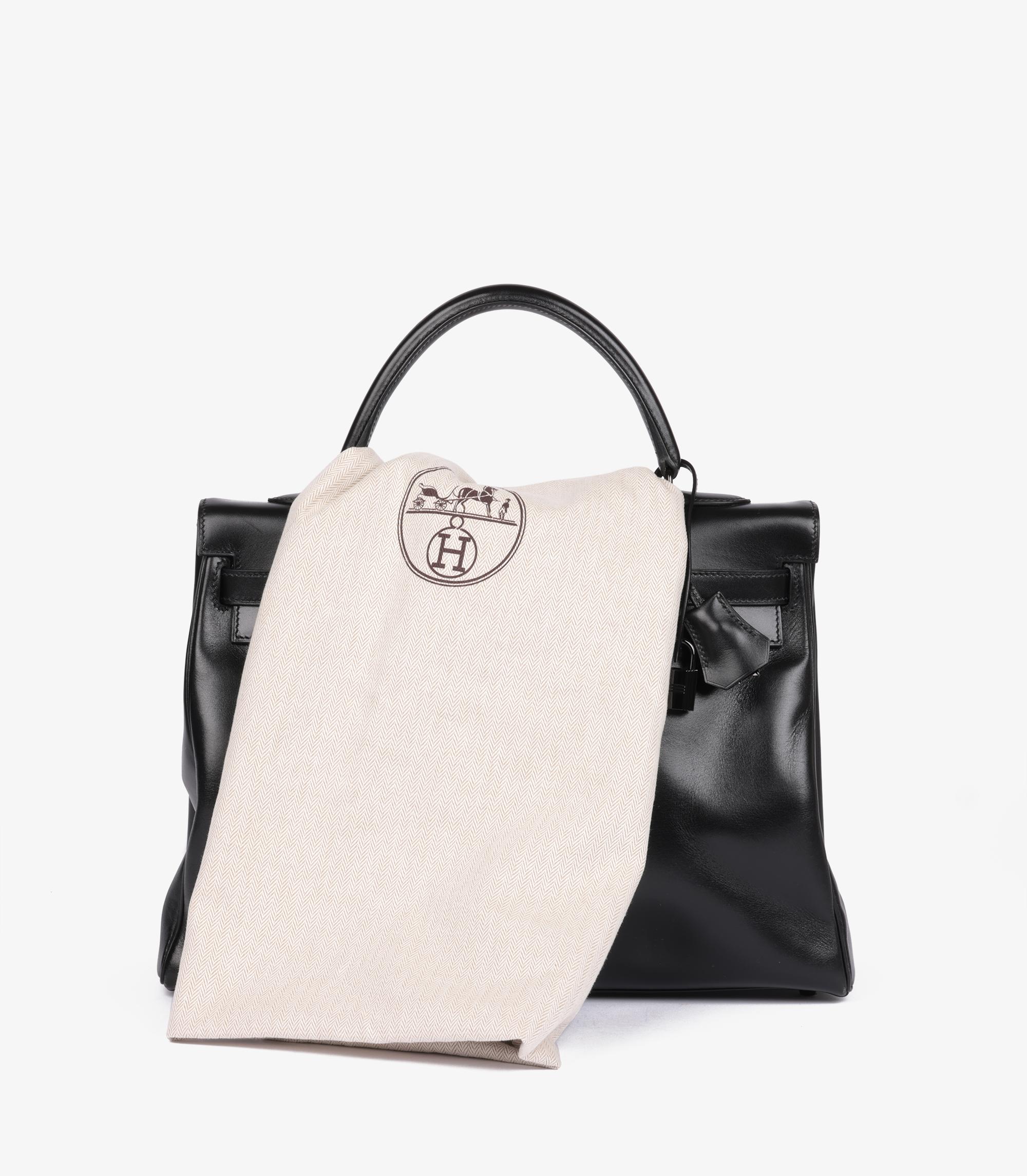 Hermès Boîte noire Cuir de veau SO Noir Kelly 35cm Retourne en vente 7